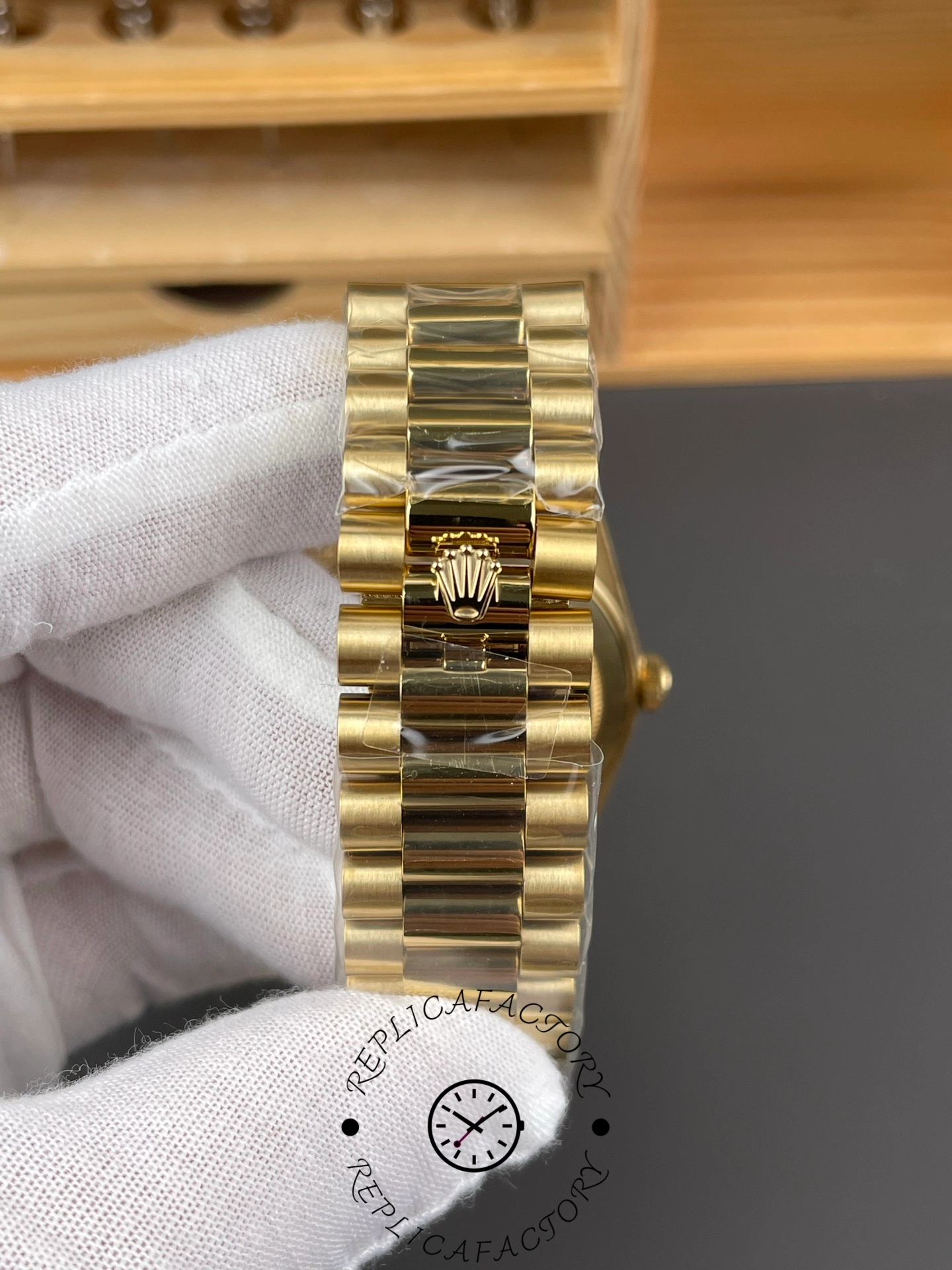 Rolex Day Date 36mm Fluted Bezel Green Ombre Dial President Bracelet m128238 0118