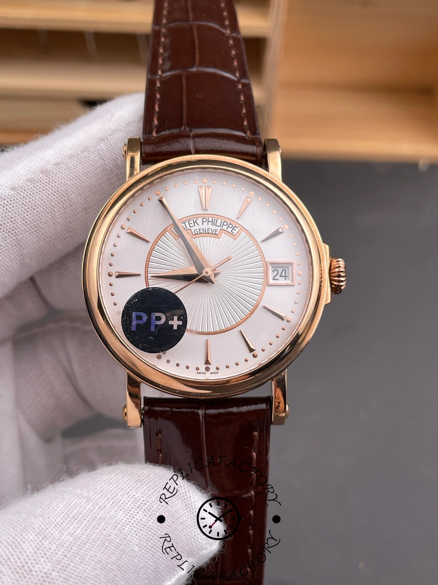 Patek Philippe Calatrava 5153R-001 Date Black Dial 38mm