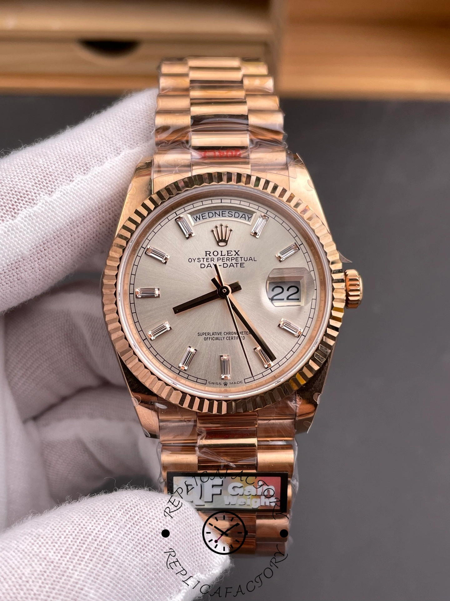 Rolex Day-Date 228235 Sundust Index Dial Fluted Bezel 40mm Mens Replica Watch