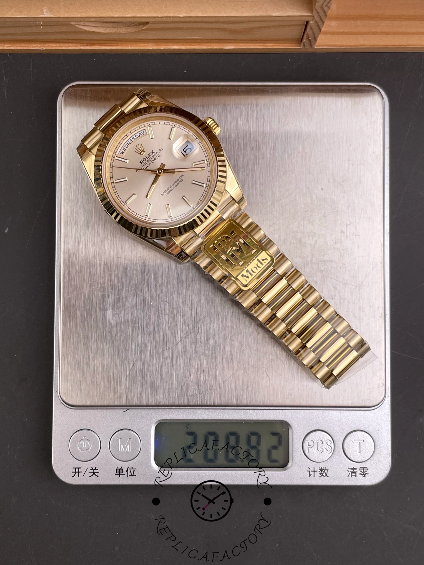 Rolex Day-Date 40 President 228238-0066 Silver Dial