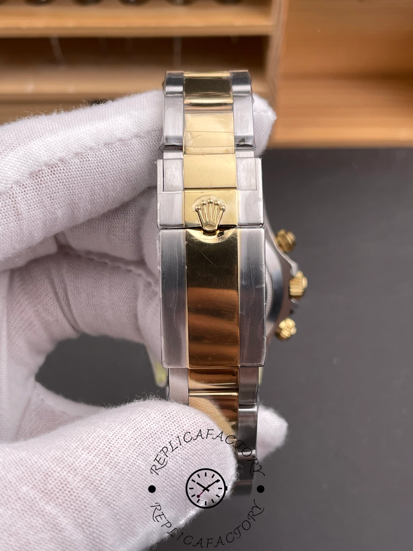 Rolex Cosmograph Daytona 116503 Yellow Gold Champagne Diamond Dial 40MM Mens Replica Watch