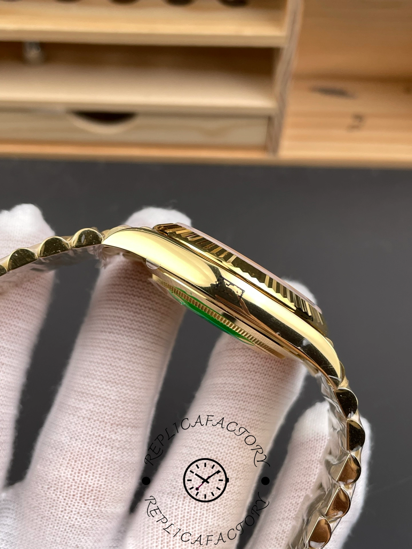 Rolex Day Date 40mm Yellow Gold President Black Dial m228238 0067