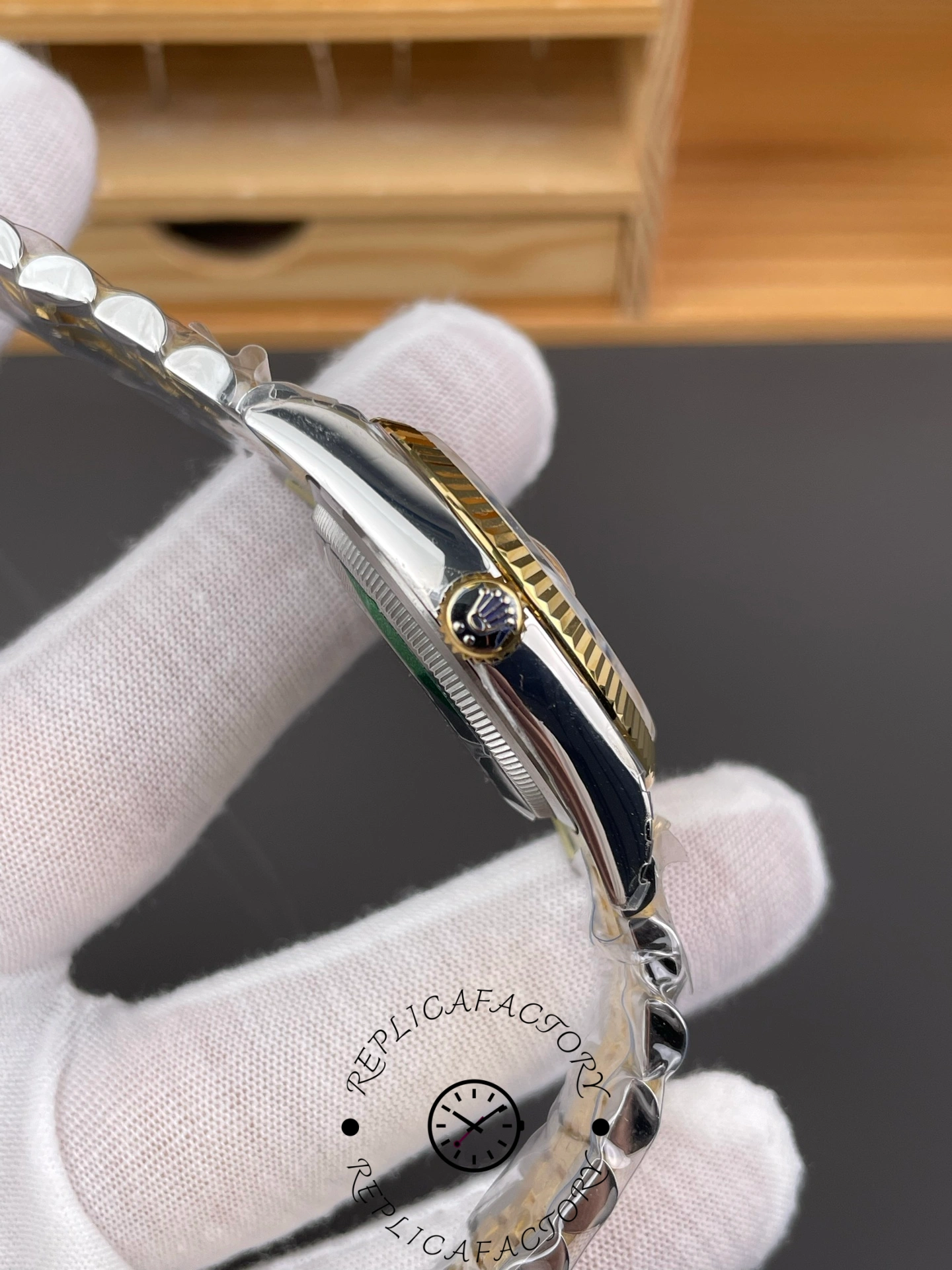 Rolex Datejust 126233 Champagne Jubilee Dial Fluted Bezel 36MM Unisex Replica Watch