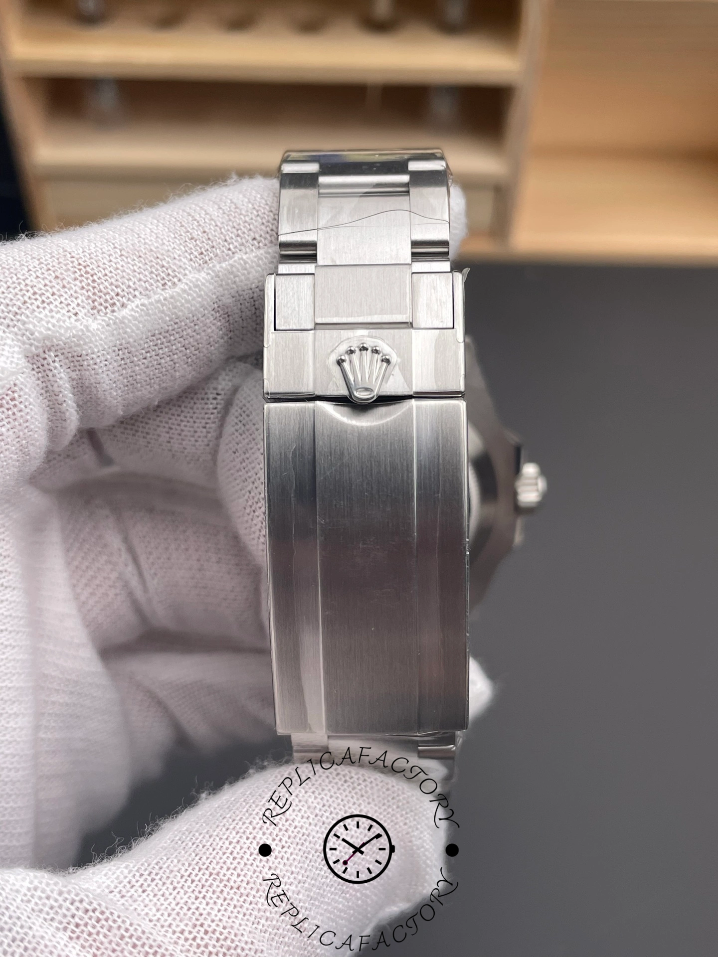 Rolex Submariner 124060 Oyster Stainless Steel Black Dial 41mm Mens Replica Watch