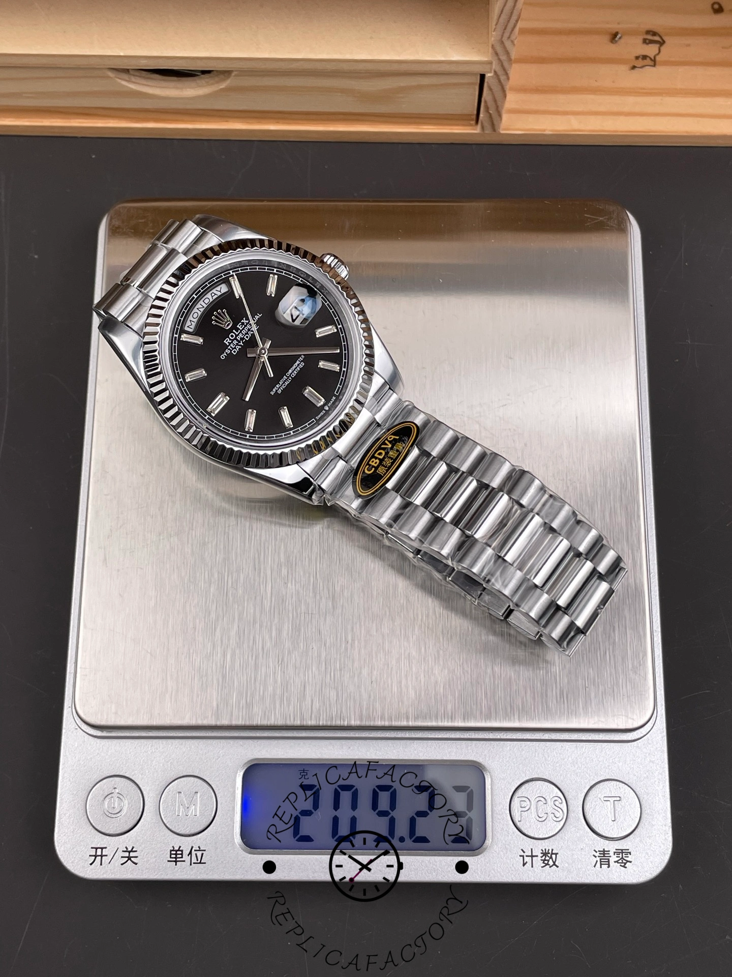Rolex Day-Date 40mm 228239 0005 Black Diamond Dial Fluted Bezel Mens Replica Watch