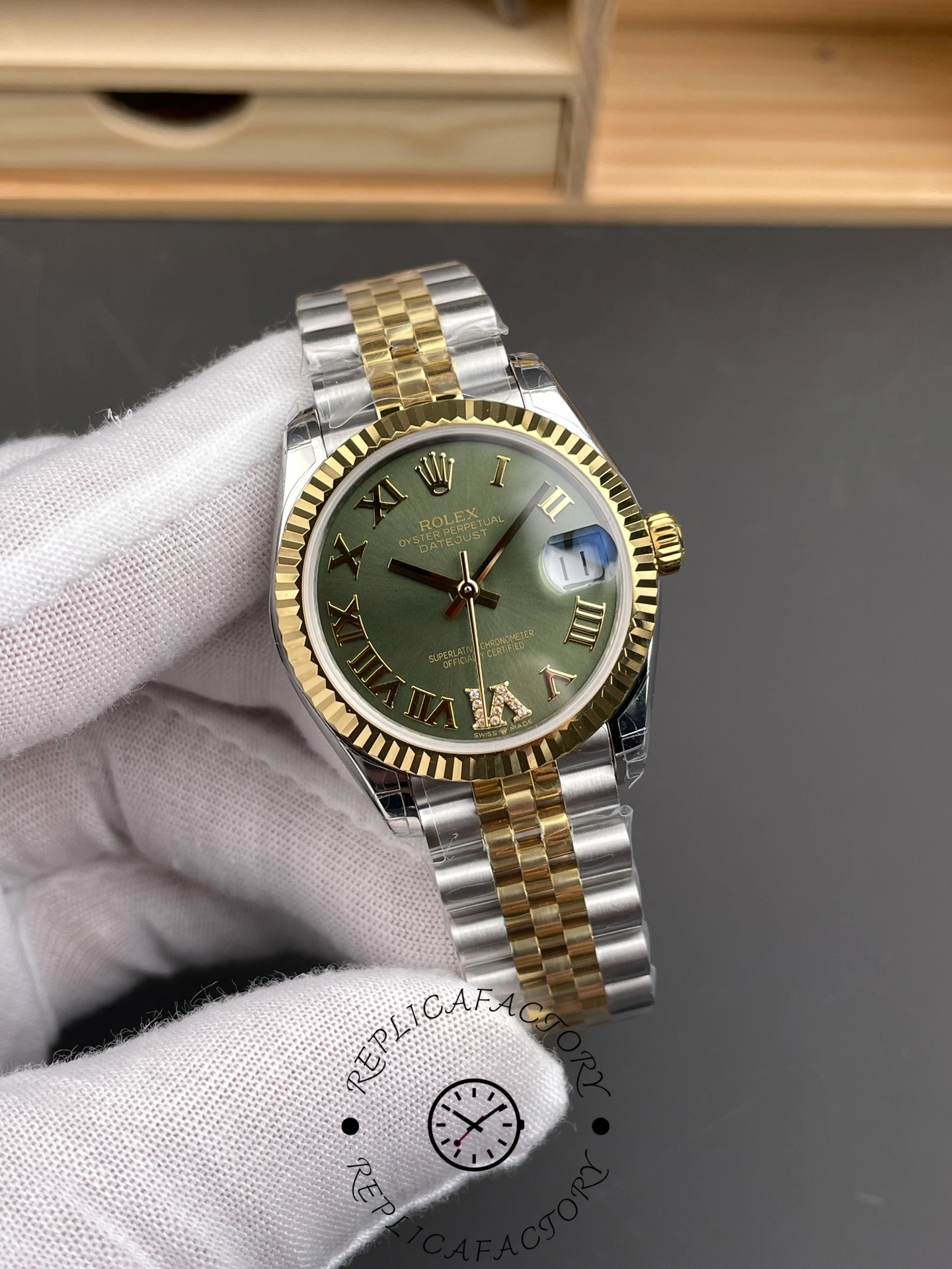 Rolex Datejust 31mm Stainless Steel and Yellow Gold 278273 0016 Green VI Roman Jubilee