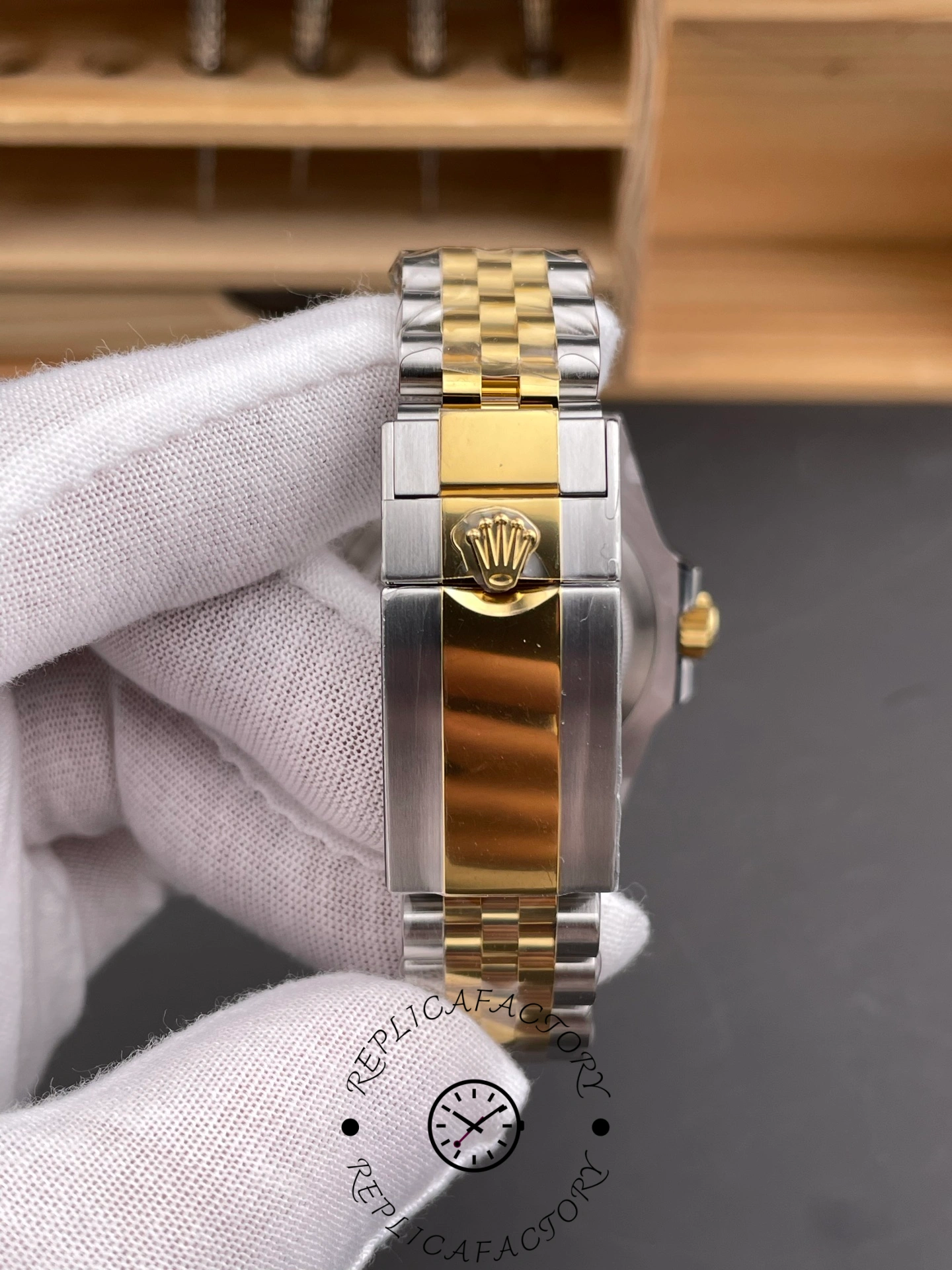 Rolex GMT Master II Black Dial Steel 18kt Yellow Gold 126713GRNR 0001 Men's Watch