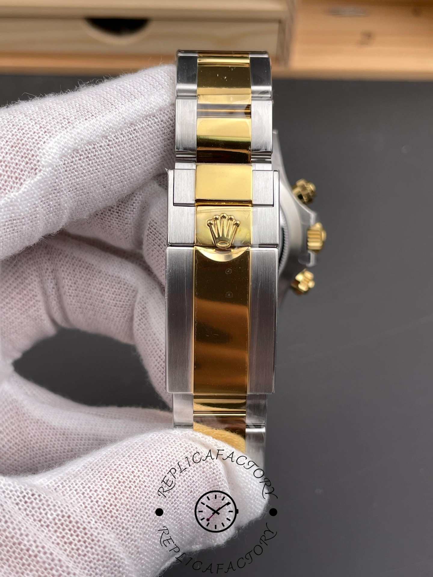 Rolex Cosmograph Daytona 116503 Champagne Index Dial 40MM Mens Replica Watch