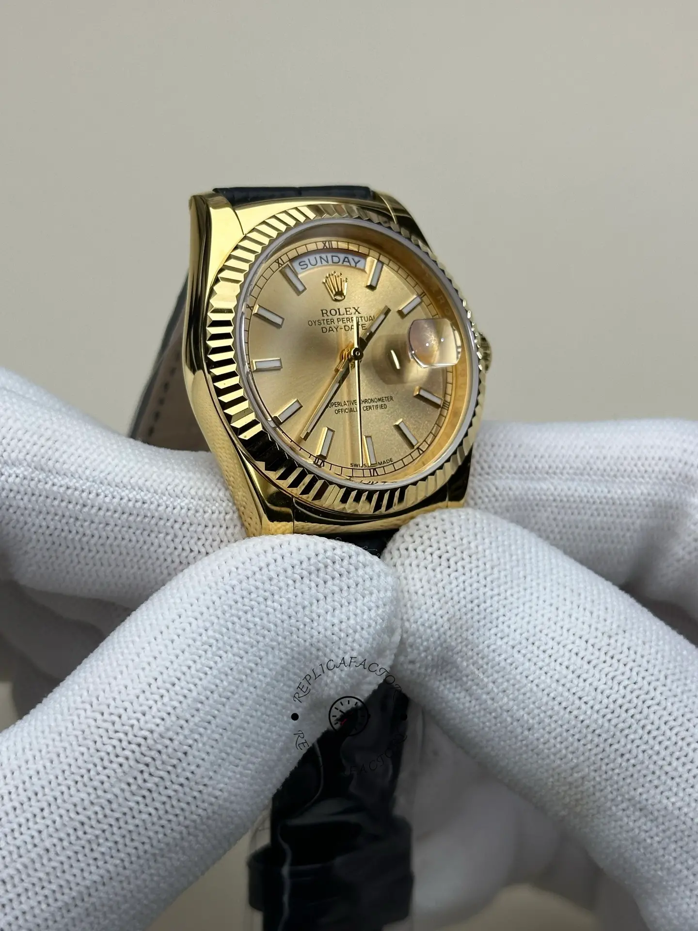 1:1 Clone Rolex Day-Date Champagne Index Dial 36 Leather Strap 118138