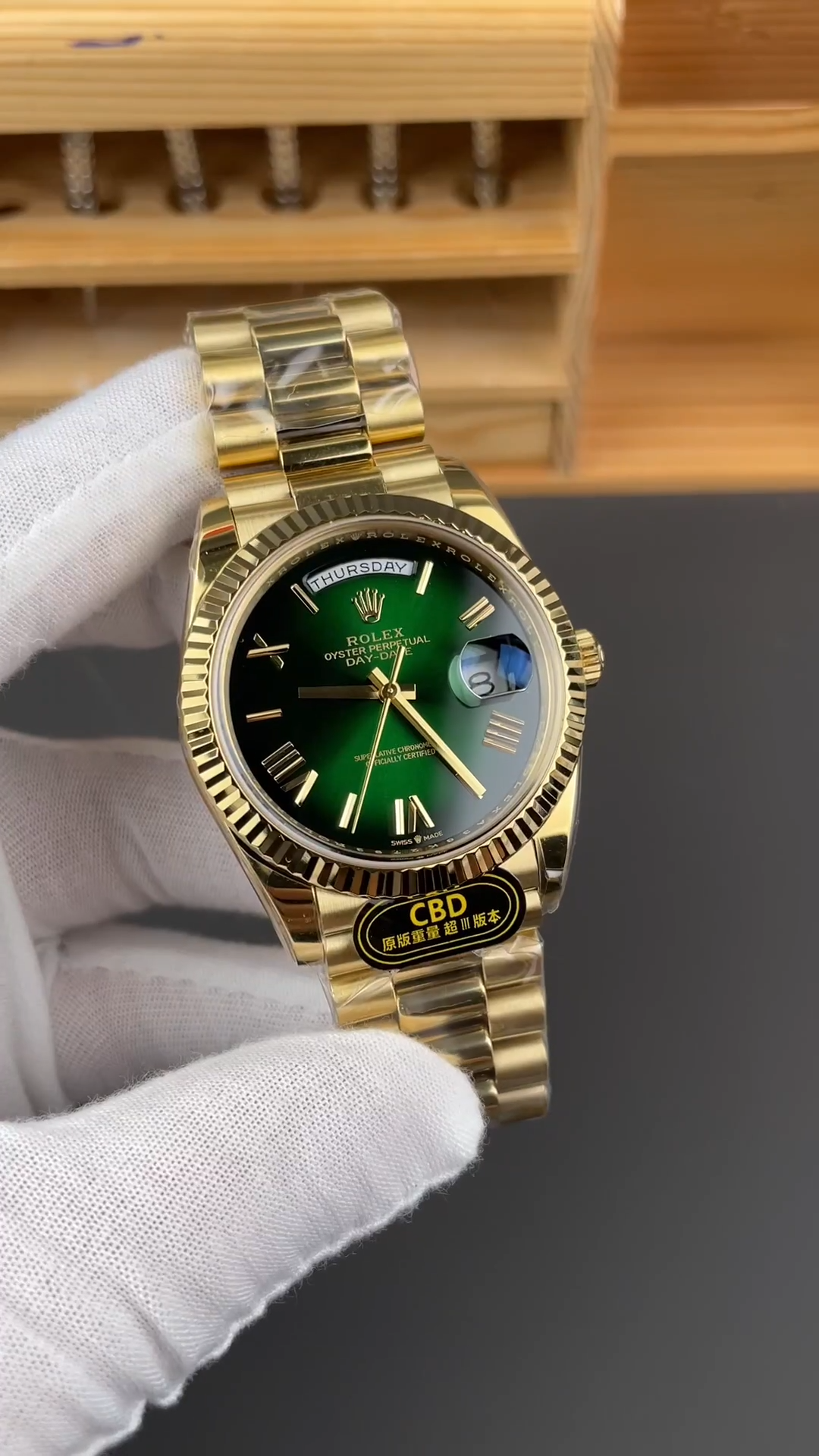 Rolex Day Date 36mm Fluted Bezel Green Ombre Dial President Bracelet m128238 0118