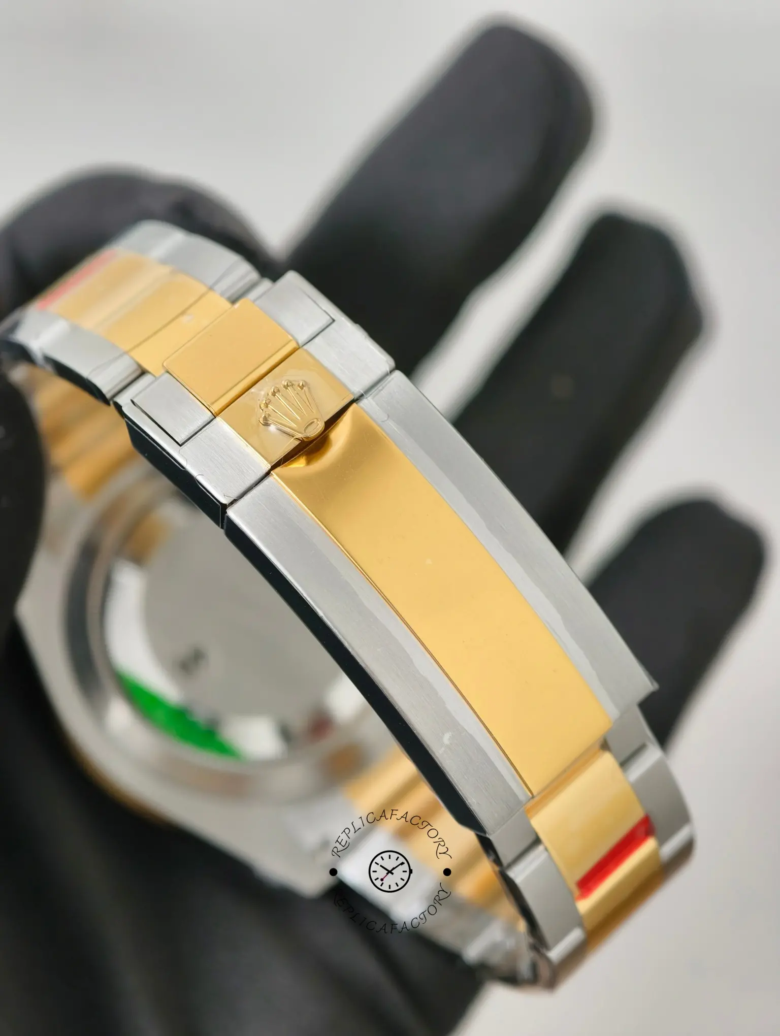 Rolex Submariner Date 116613 Stainless Steel Case Black Dial 40mm Mens Replica Watch