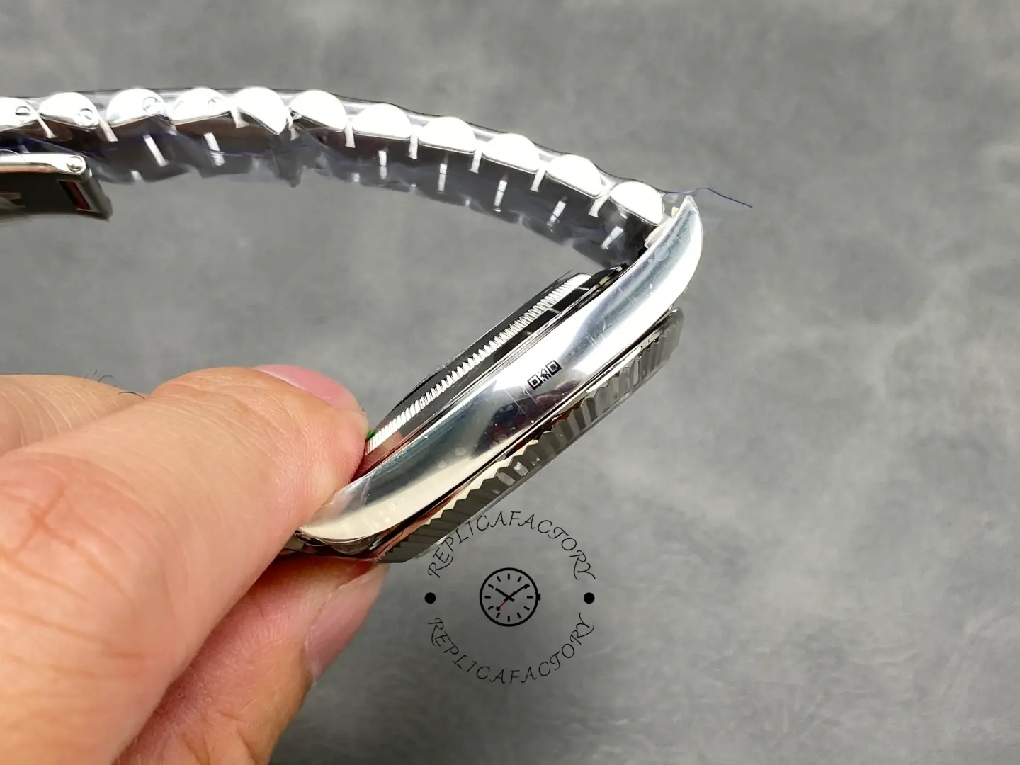 Rolex Day-Date 40MM White Gold 228239-0076 Blue Ombré Dial 1:1 Clone