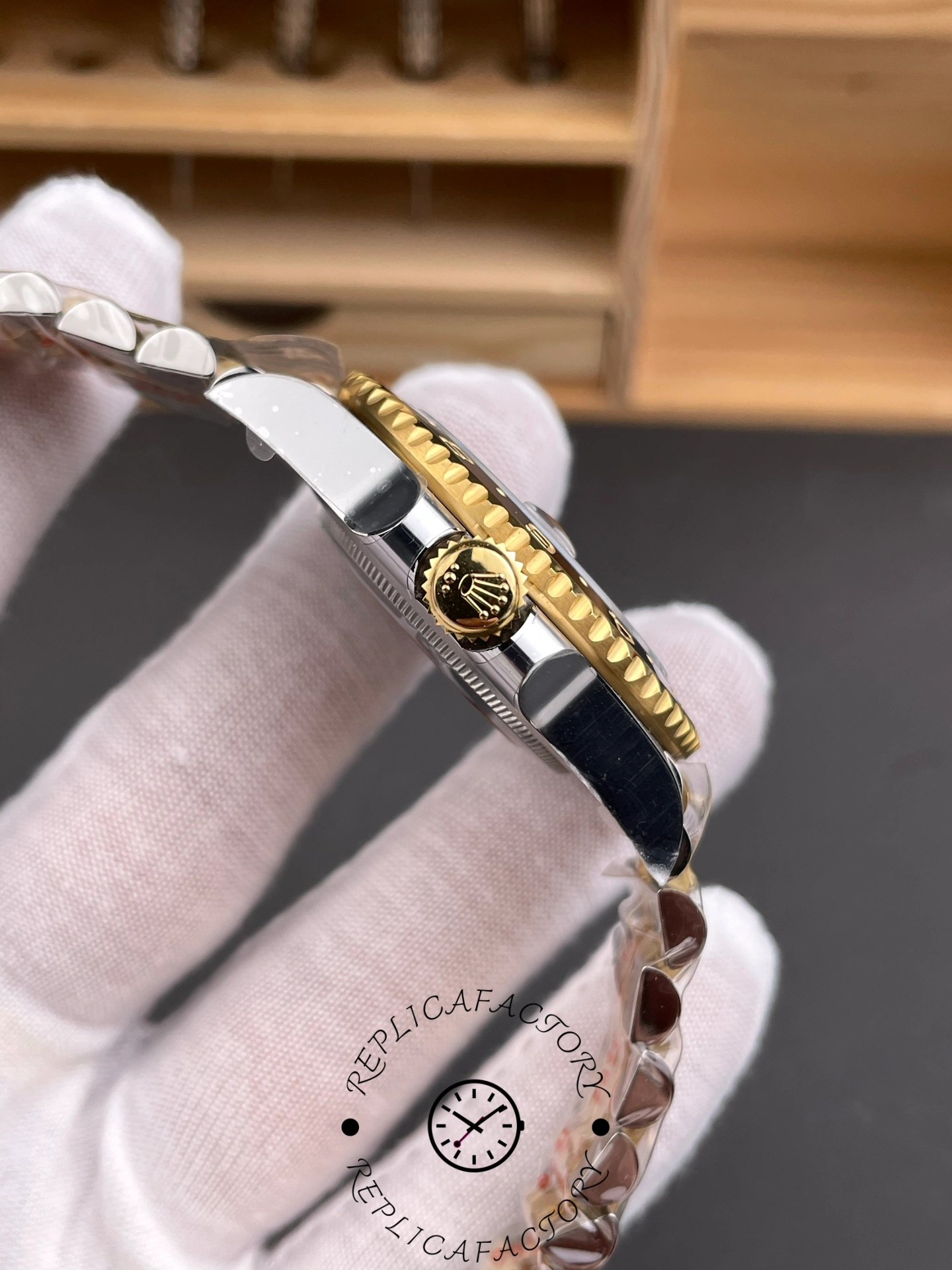Rolex GMT Master II Black Dial Steel 18kt Yellow Gold 126713GRNR 0001 Men's Watch