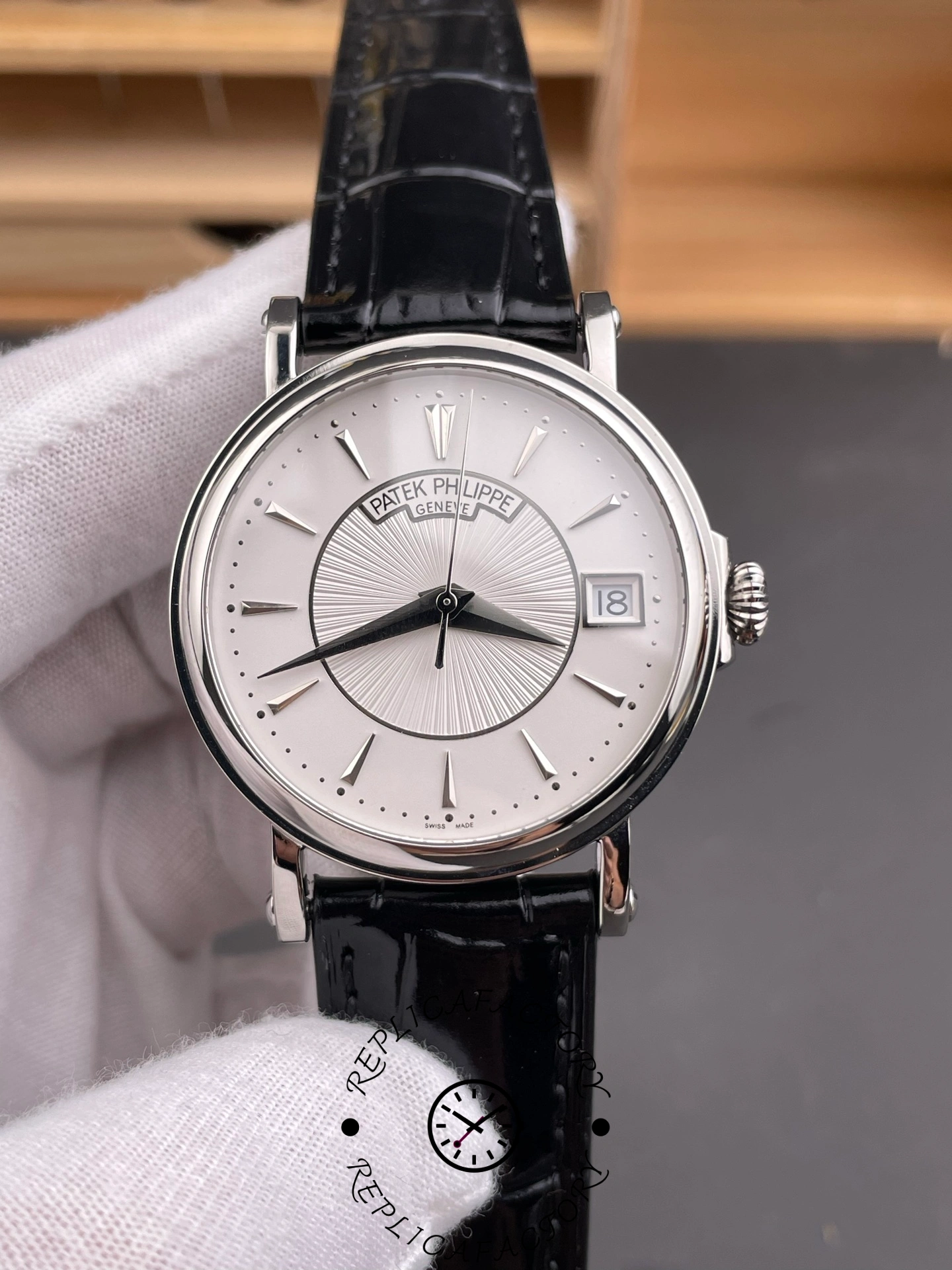 Patek Philippe Calatrava 5153G-001 Guillouche Dial 38mm