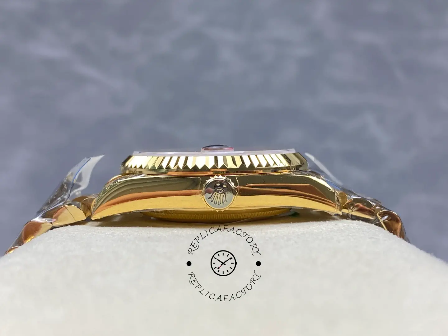 Rolex Day-Date 128238 0046 Replica Champagne Dial 36mm Fluted Bezel
