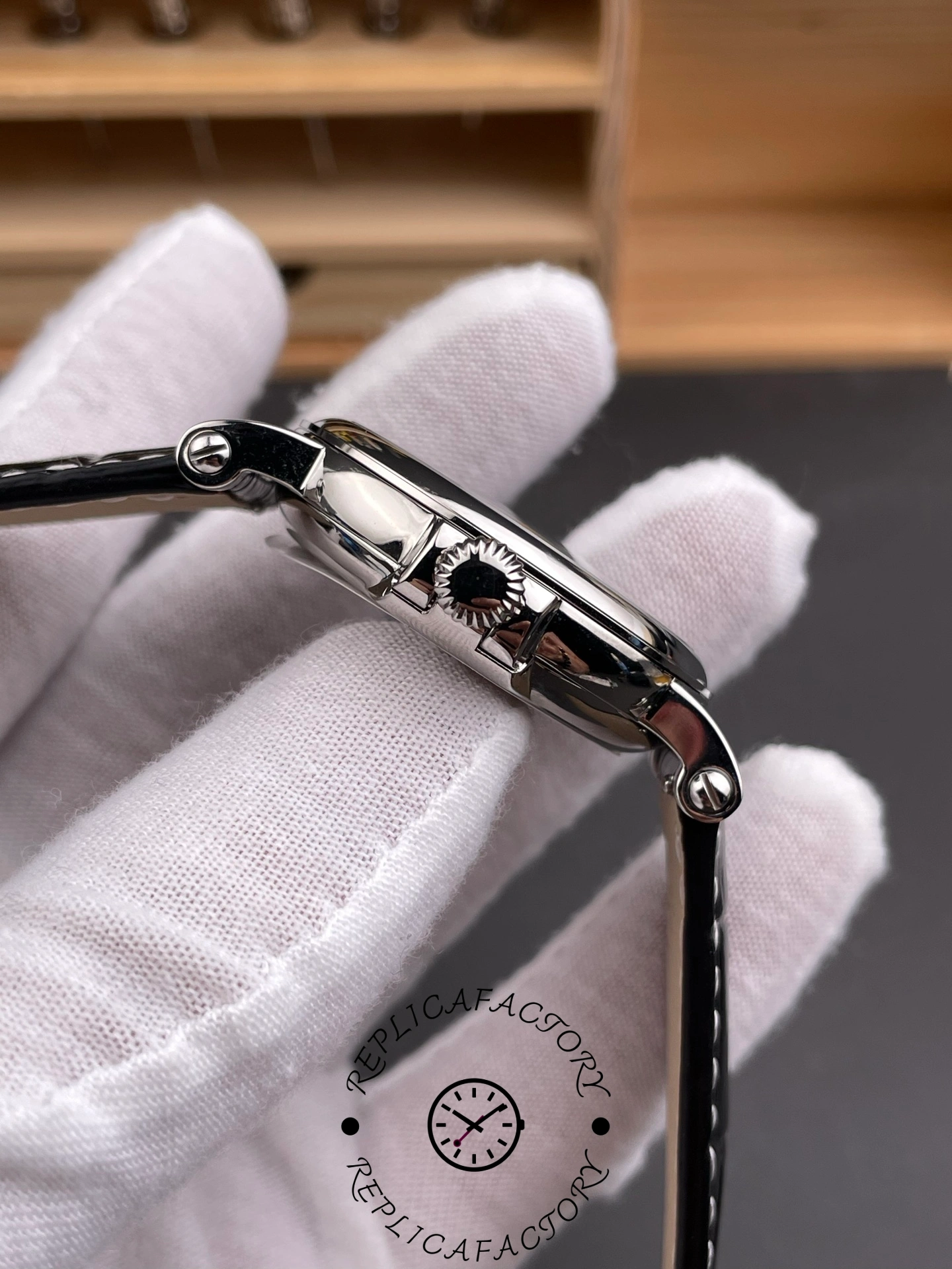 Patek Philippe Calatrava 5153G-001 Date Black Dial 38mm