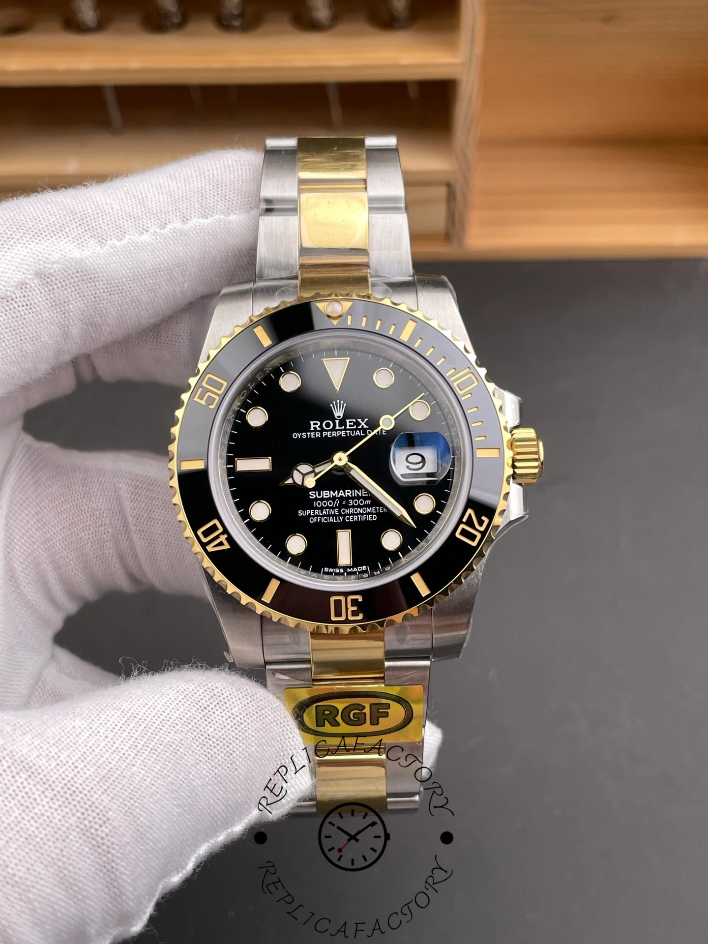 Rolex Submariner Date 116613 Stainless Steel Case Black Dial 40mm Mens Replica Watch