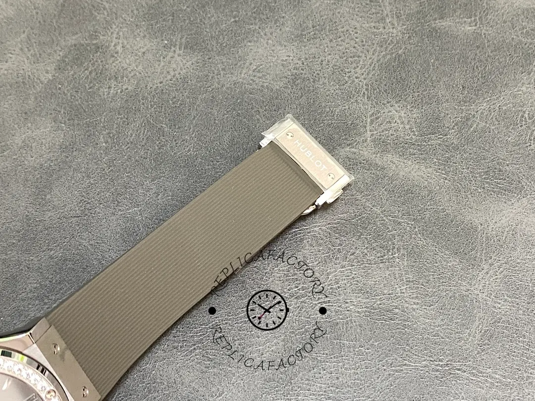 Hublot Classic Fusion Replica 38 Titanium Diamond-Set 565.NX.7071.RX.1204