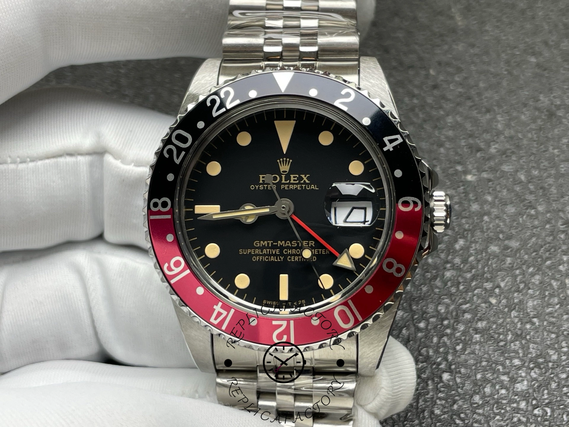 Rolex GMT-Master II Fat Lady Coke 16760 40mm Red Black Bezel