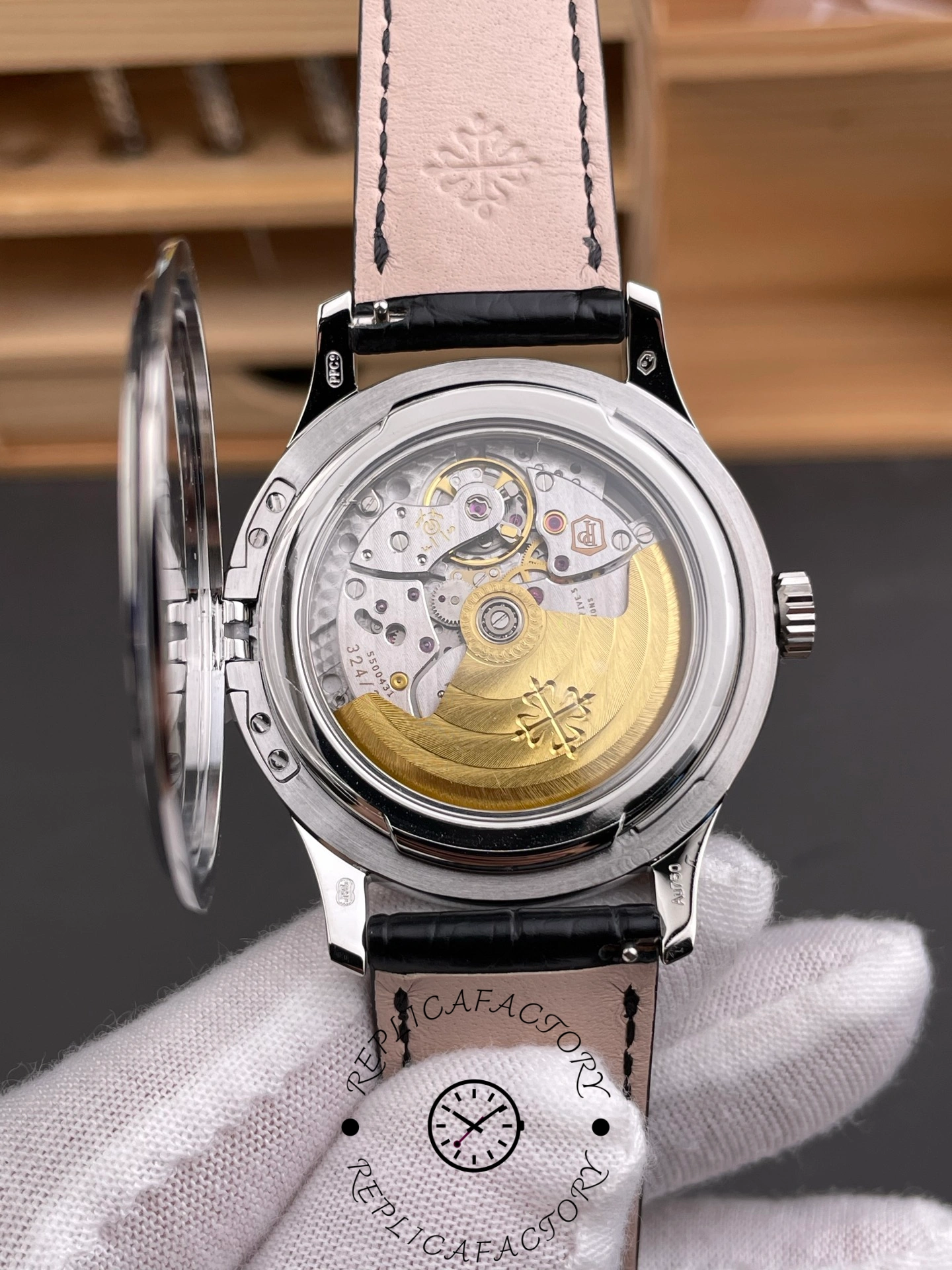 Replica Patek Philippe Calatrava 5227G 001 40MM Mens Watch