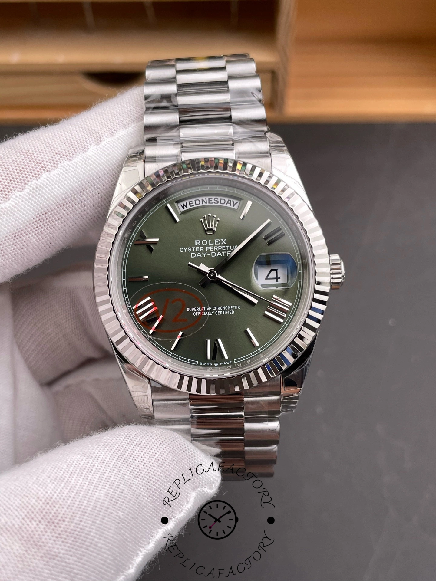 Rolex Day-Date 228239 Green Roman Dial Fluted Bezel 40mm Mens Replica Watch