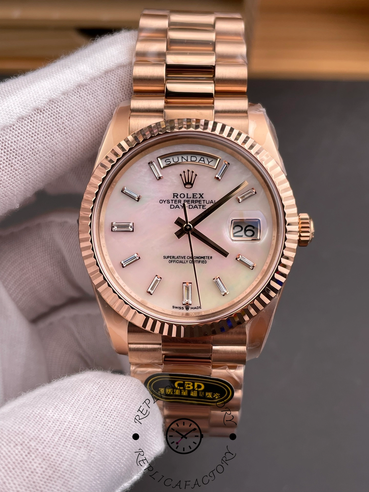 Rolex Day-Date 40mm MOP Dial Men's Watch 228235-0056 Replica