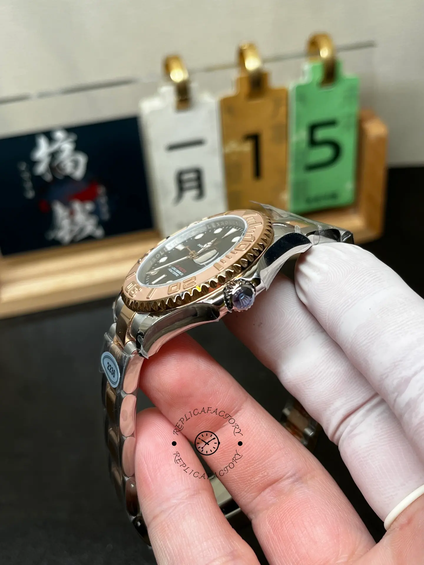 Replica Rolex Yacht-Master 37 Two-Tone 268621-0004 Black Dial