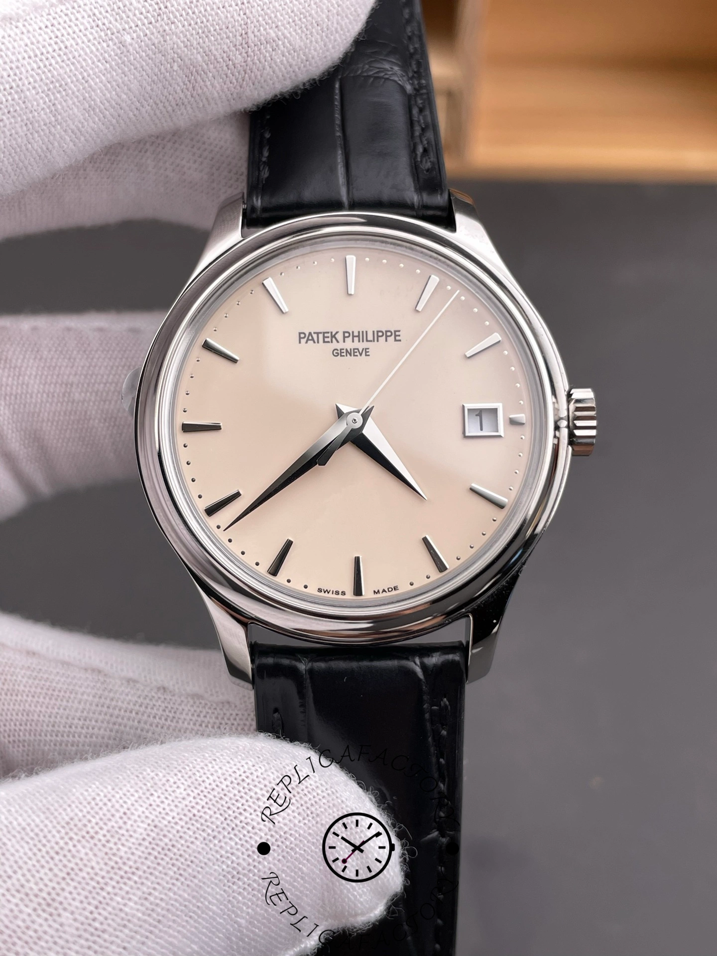 Replica Patek Philippe Calatrava 5227G 001 40MM Mens Watch