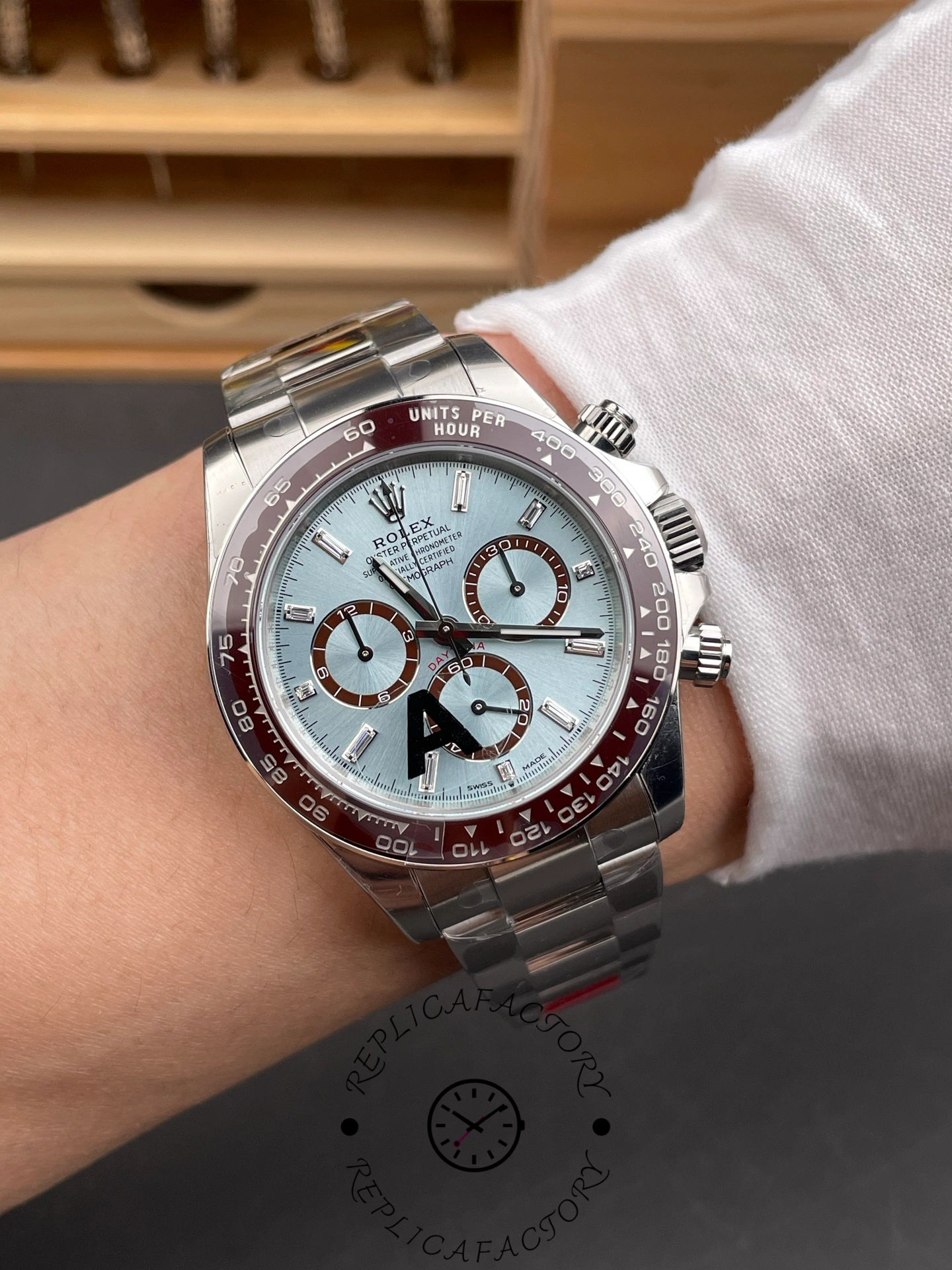 Replica Rolex Platinum Cosmograph Daytona Ice Blue Ice Blue Diamond Baguette Mark 126506 0002