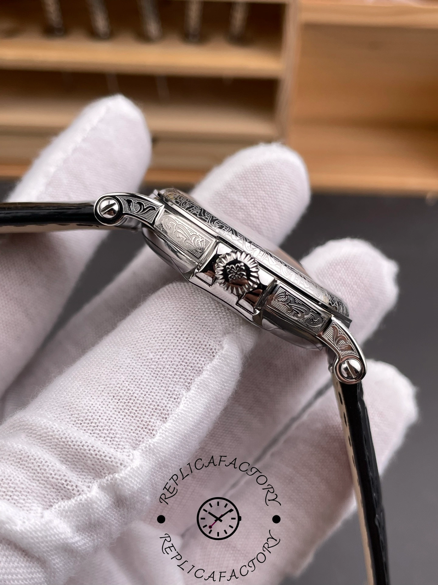 Patek Philippe Calatrava 5153G-001 Guillouche Dial 38mm