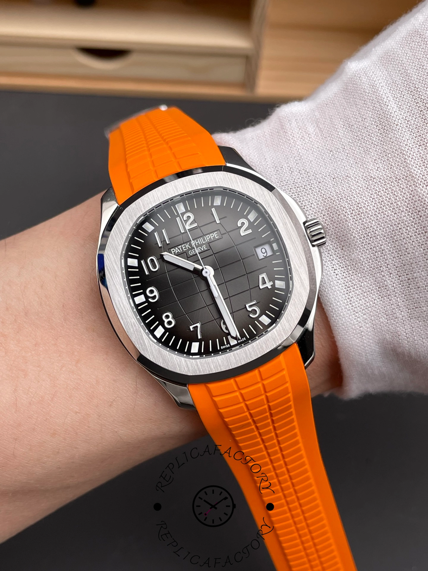 Patek Philippe Aquanaut 5167A 001 Replica 40mm Orange Rubber Strap