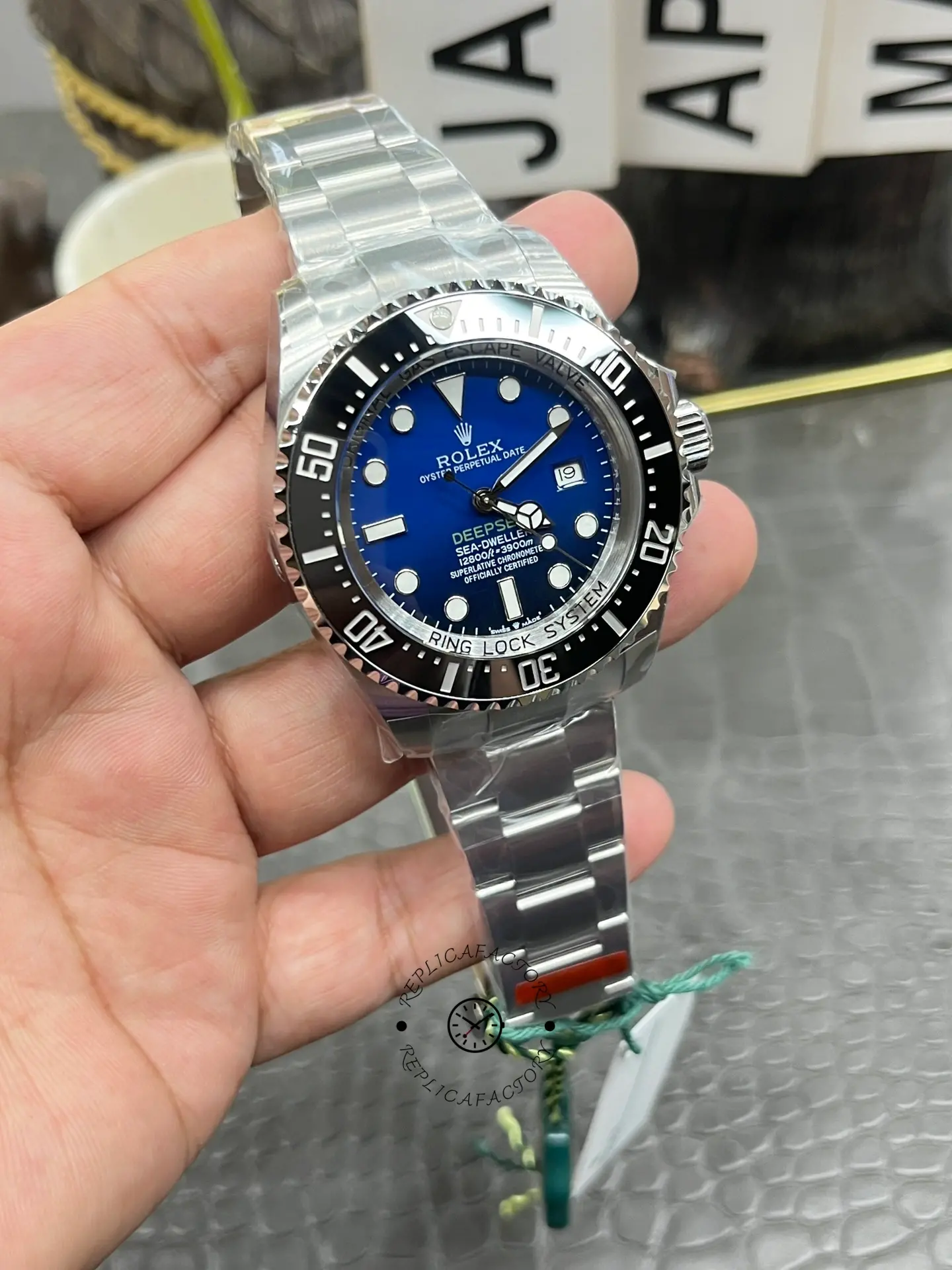 Rolex Sea-Dweller Deepsea 136660 0005 Stainless Steel Black Blue Dial 44MM Mens Replica Watch