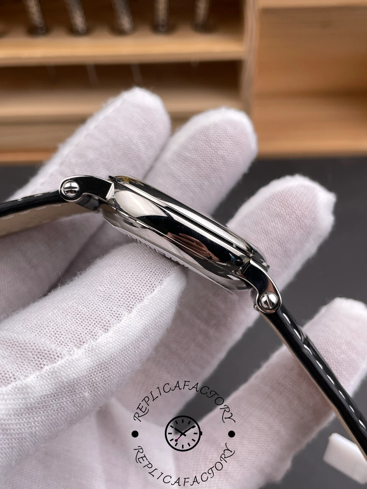 Patek Philippe Calatrava 5153G-001 Date Black Dial 38mm