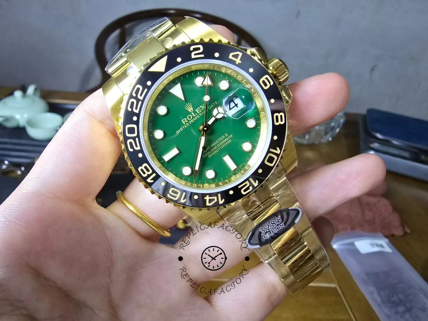 Rolex GMT Master II 116718LN Oyster Bracelet Green Dial 40mm Mens Replica Watch