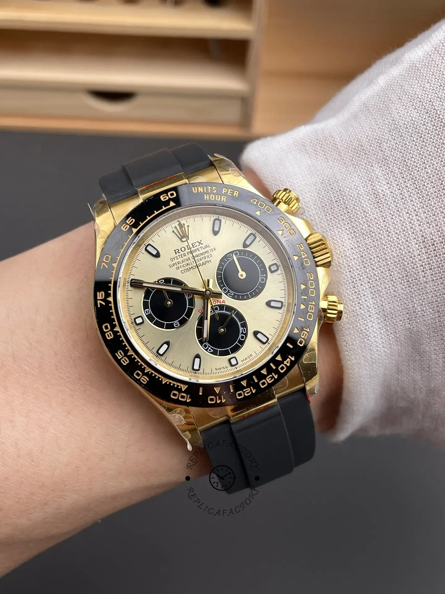 Rolex Daytona 116518LN Yellow Gold Champagne Dial 40mm Mens Replica Watch