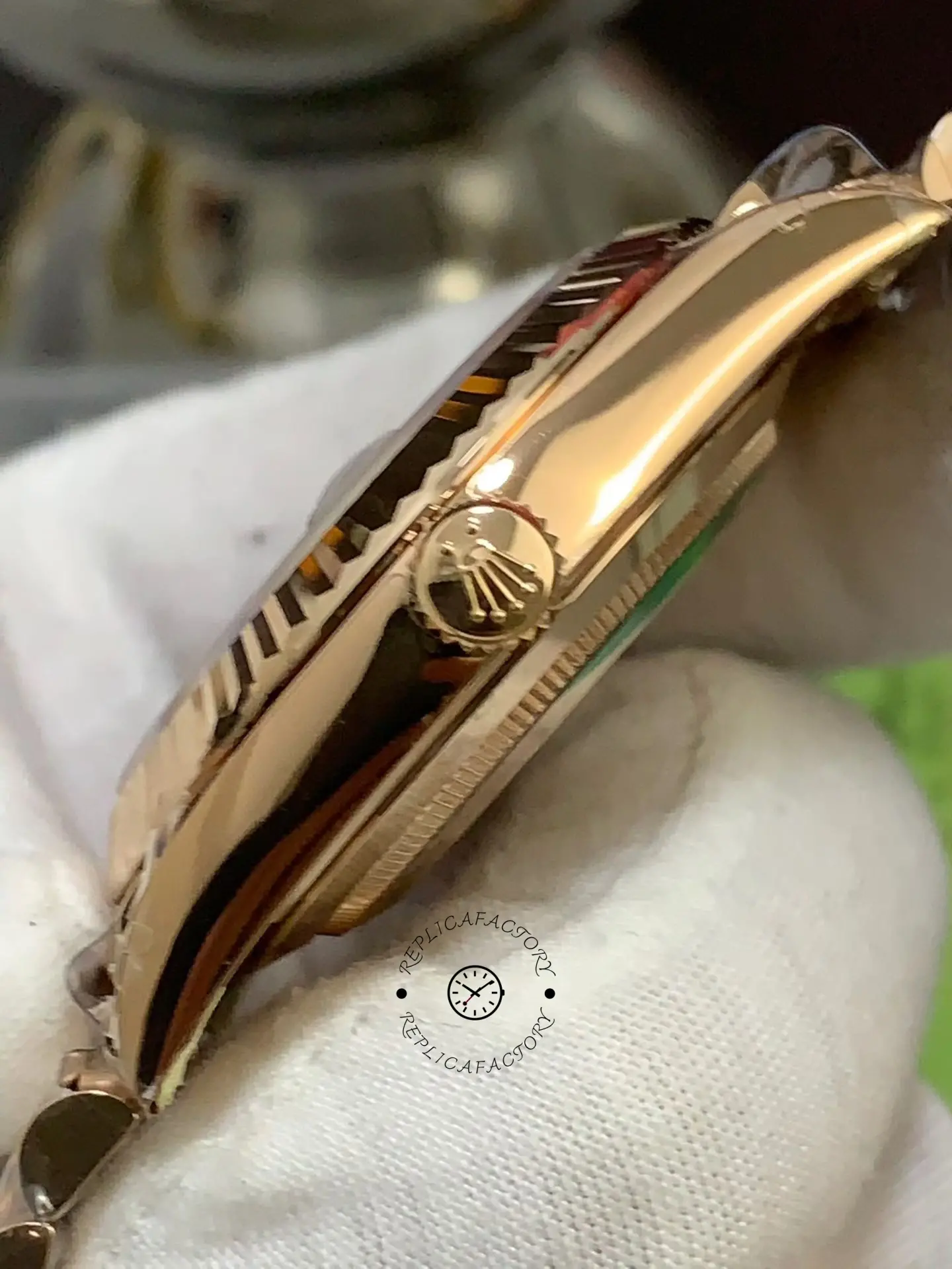 Rolex Day-Date 40mm MOP Dial Men's Watch 228235-0056 Replica