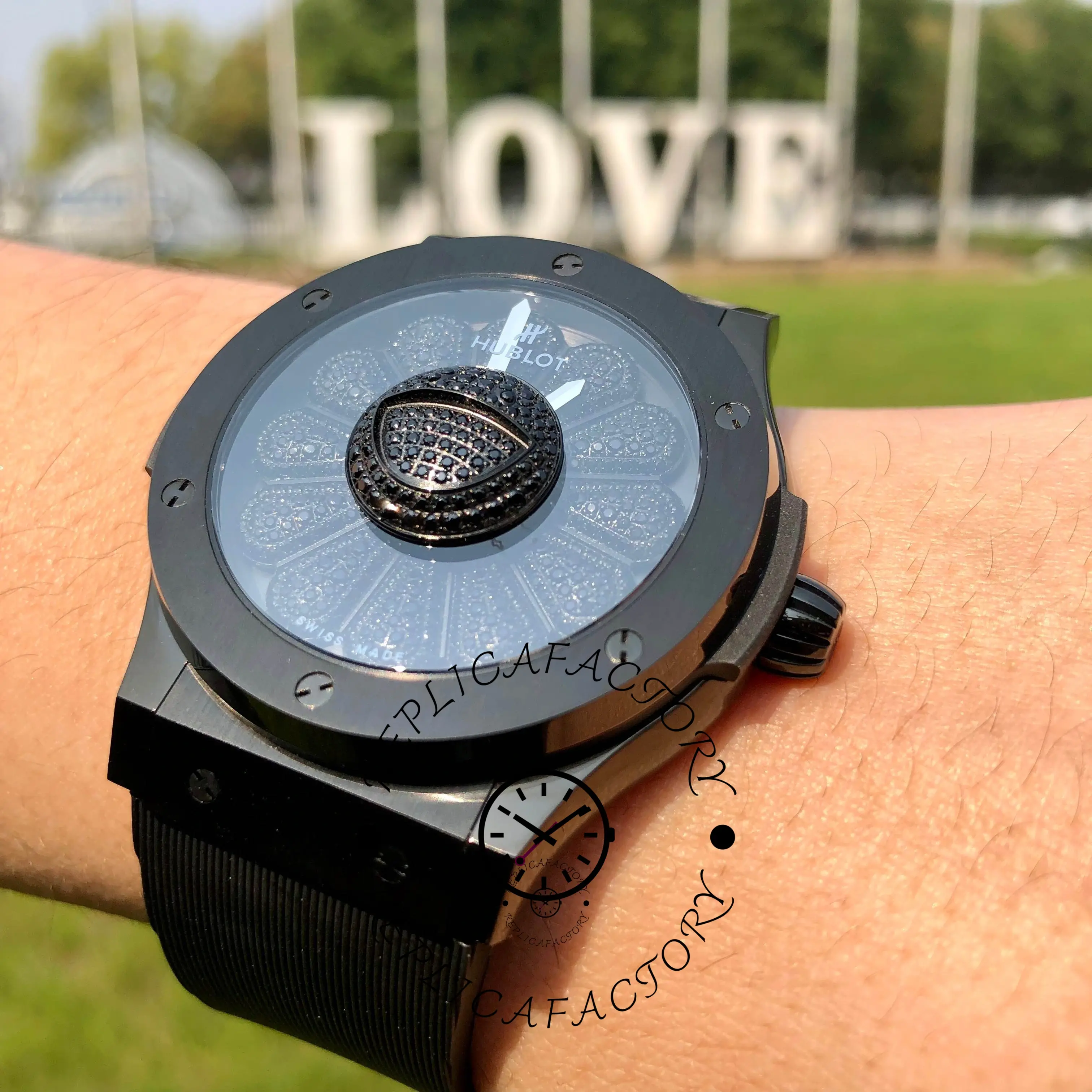 Hublot Classic Fusion 507.CX.9000.RX.TAK21 45mm Mens Watch