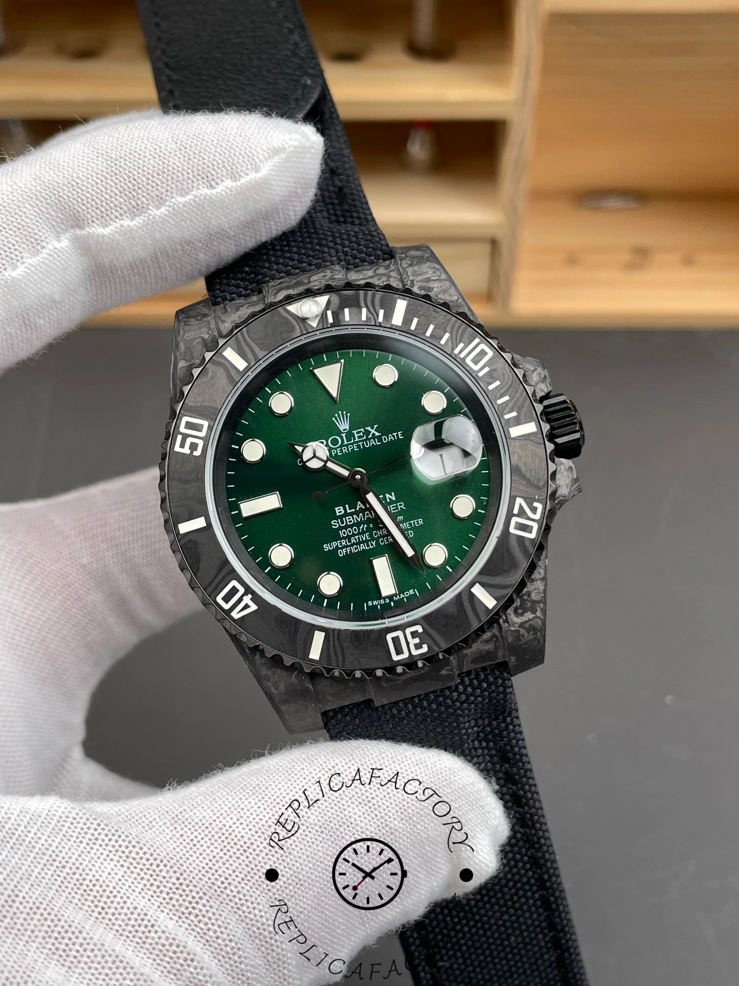 Rolex Submariner DiW Edition Green Dial Black Case 40mm