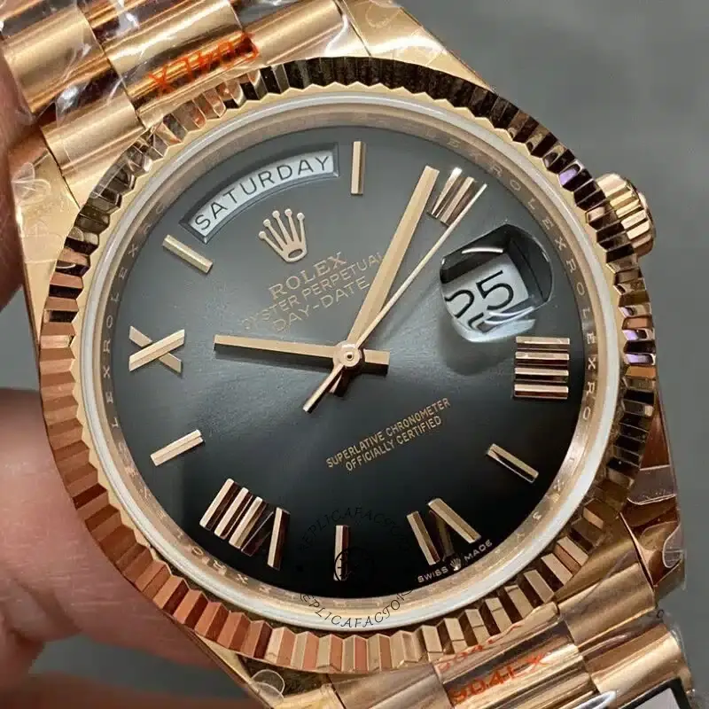 Rolex Day Date in 18 ct Everose Gold M228235 0055 40mm