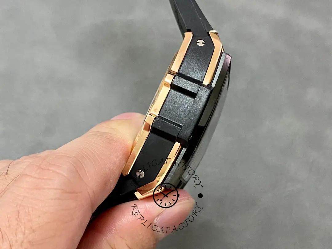 Side profile of Hublot 642.OM.0180.RX showing layered case construction and curved crystal edge.