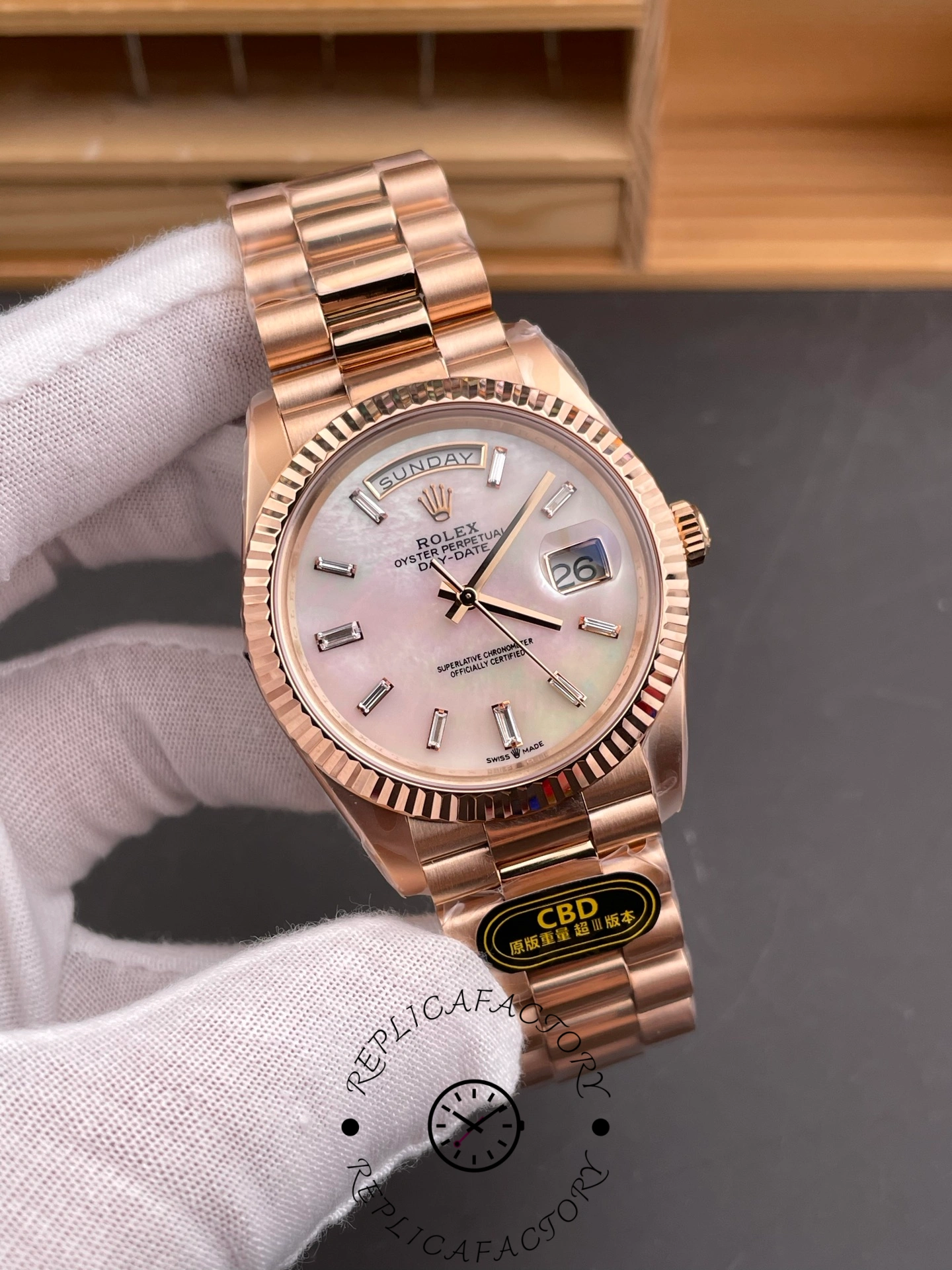 Rolex Day-Date 40mm MOP Dial Men's Watch 228235-0056 Replica