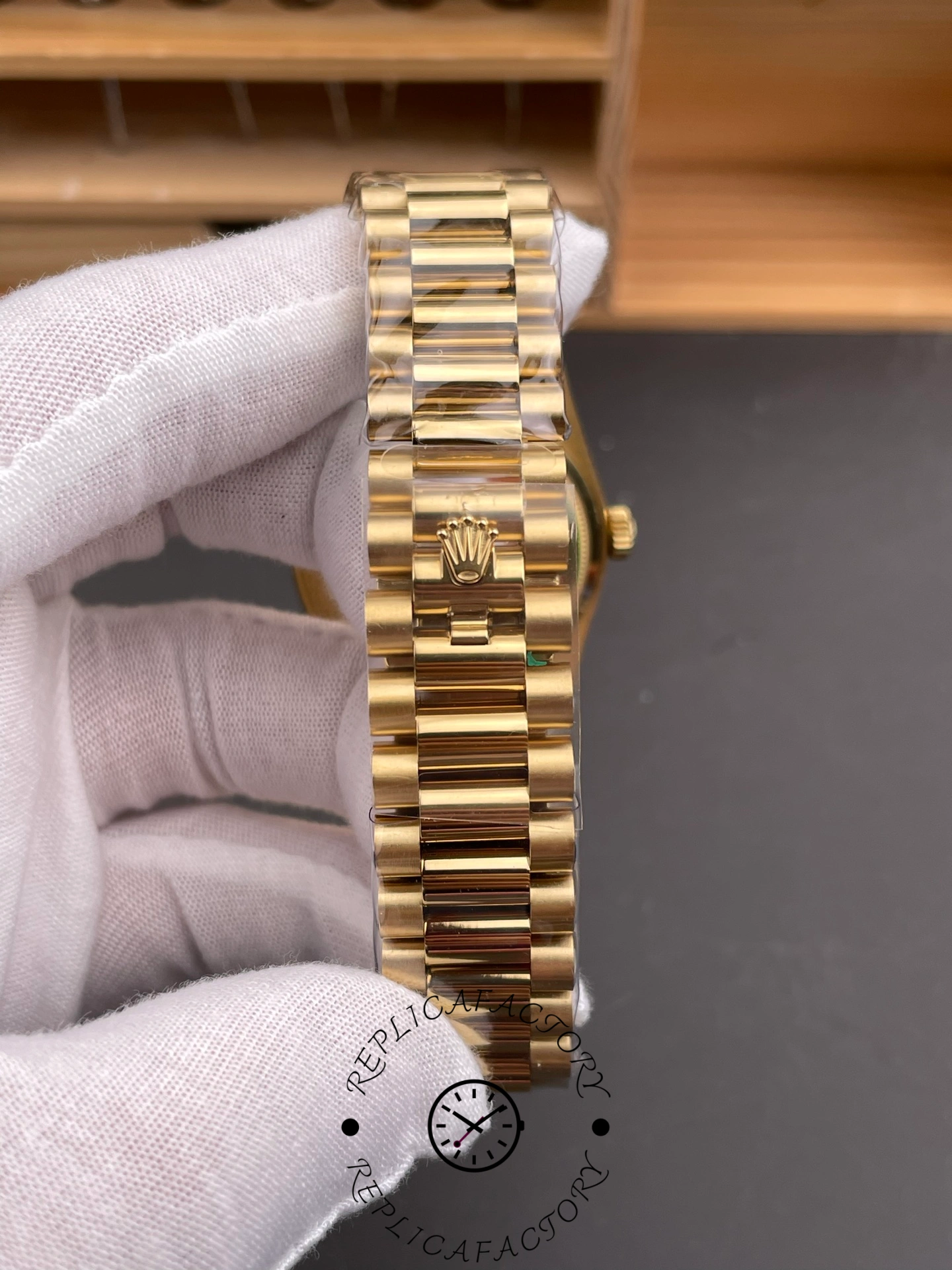 Rolex Day-Date 36mm Yellow Gold 128238