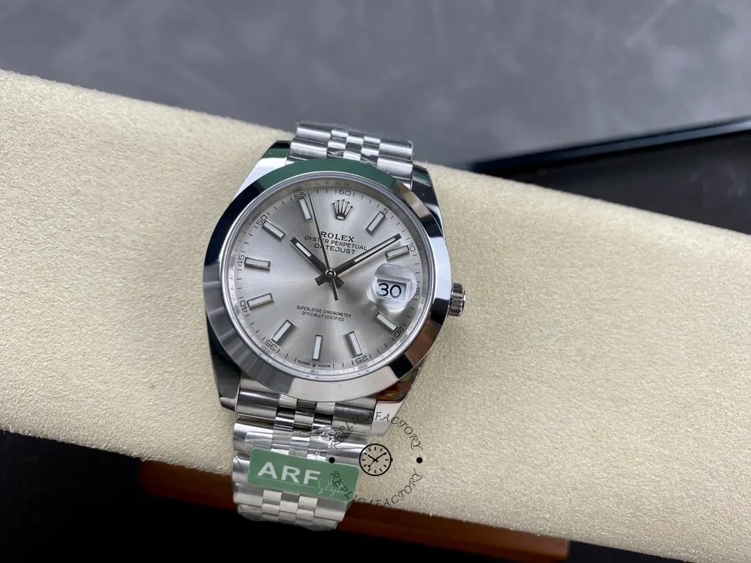 Rolex Datejust 41mm m126300 0004 Silver Stick DIal  Oystersteel Case Domed Bezel
