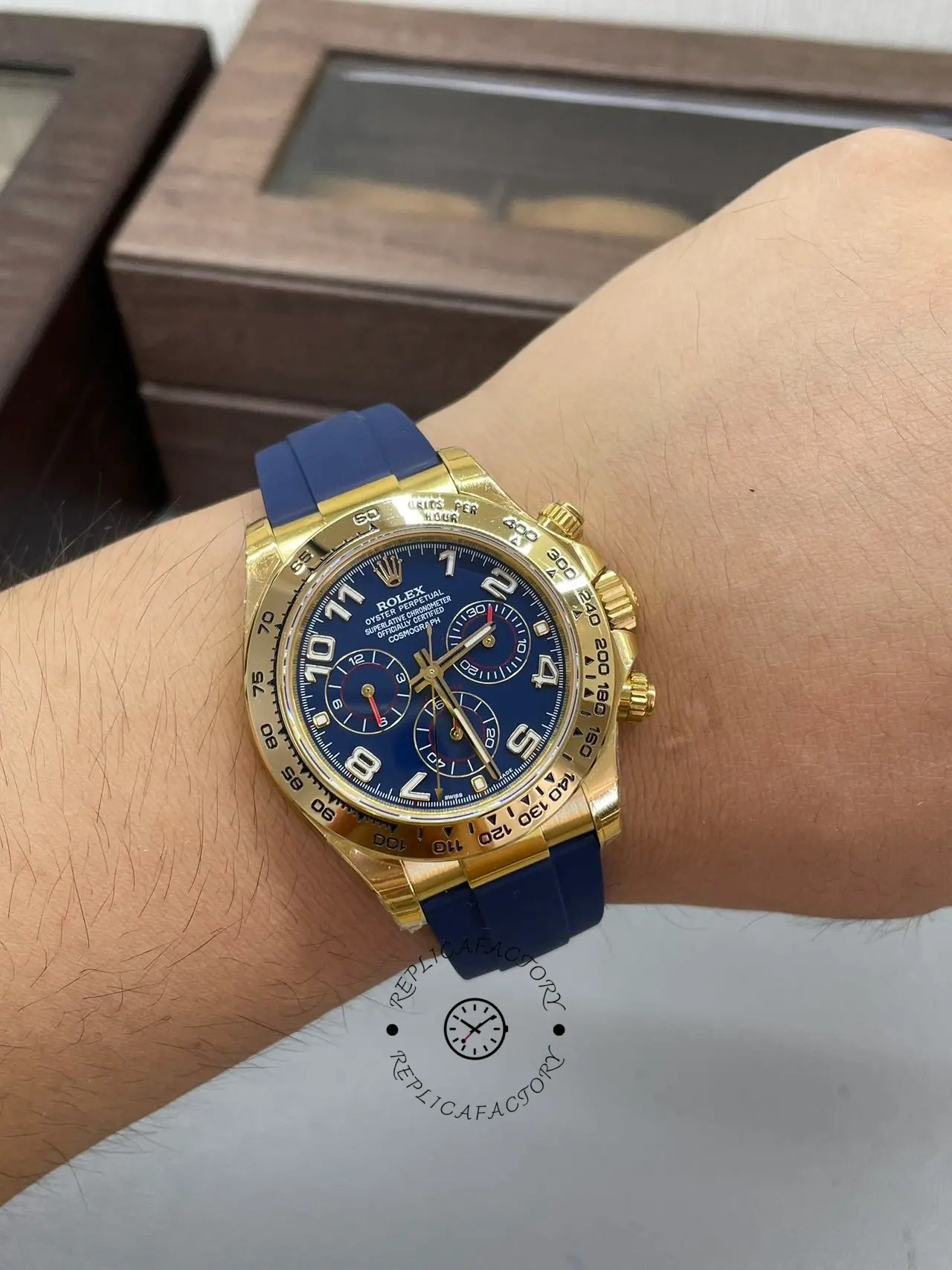 Rolex Cosmograph Daytona Yellow Gold Case Blue Dial 116518 Men's Watch