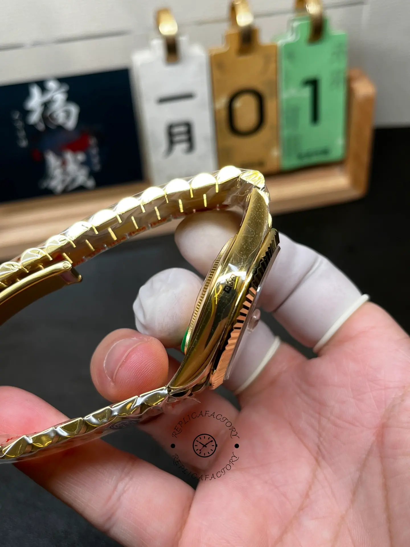 Rolex Day Date 40 Yellow Gold Champagne Dial m228238 0005