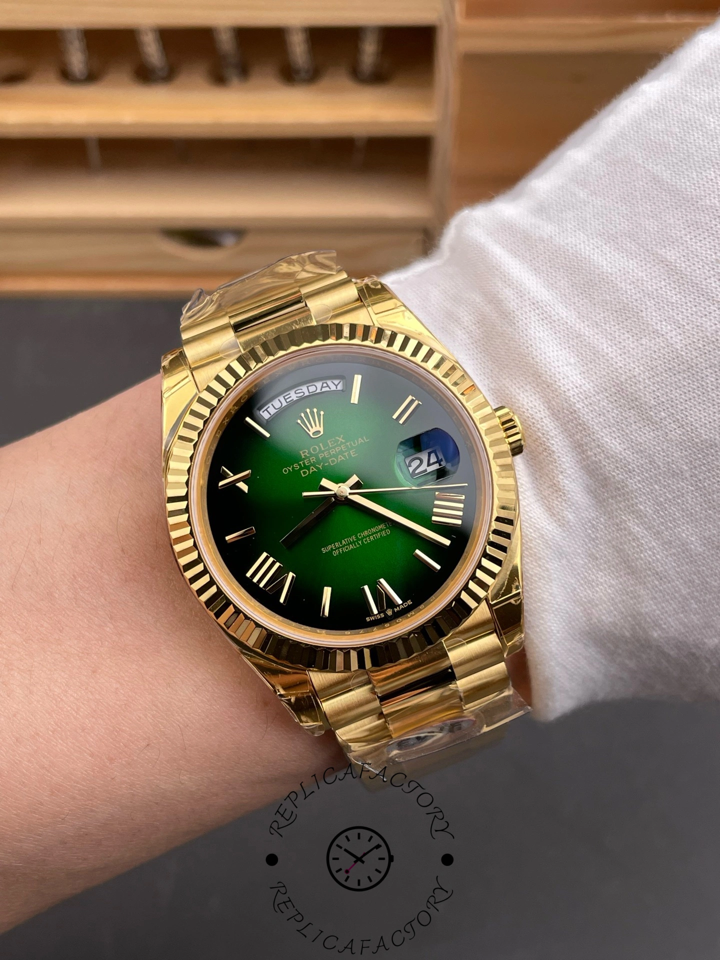 Rolex Day Date 40 Yellow Gold Green Ombre Dial M228238 0069 Replica