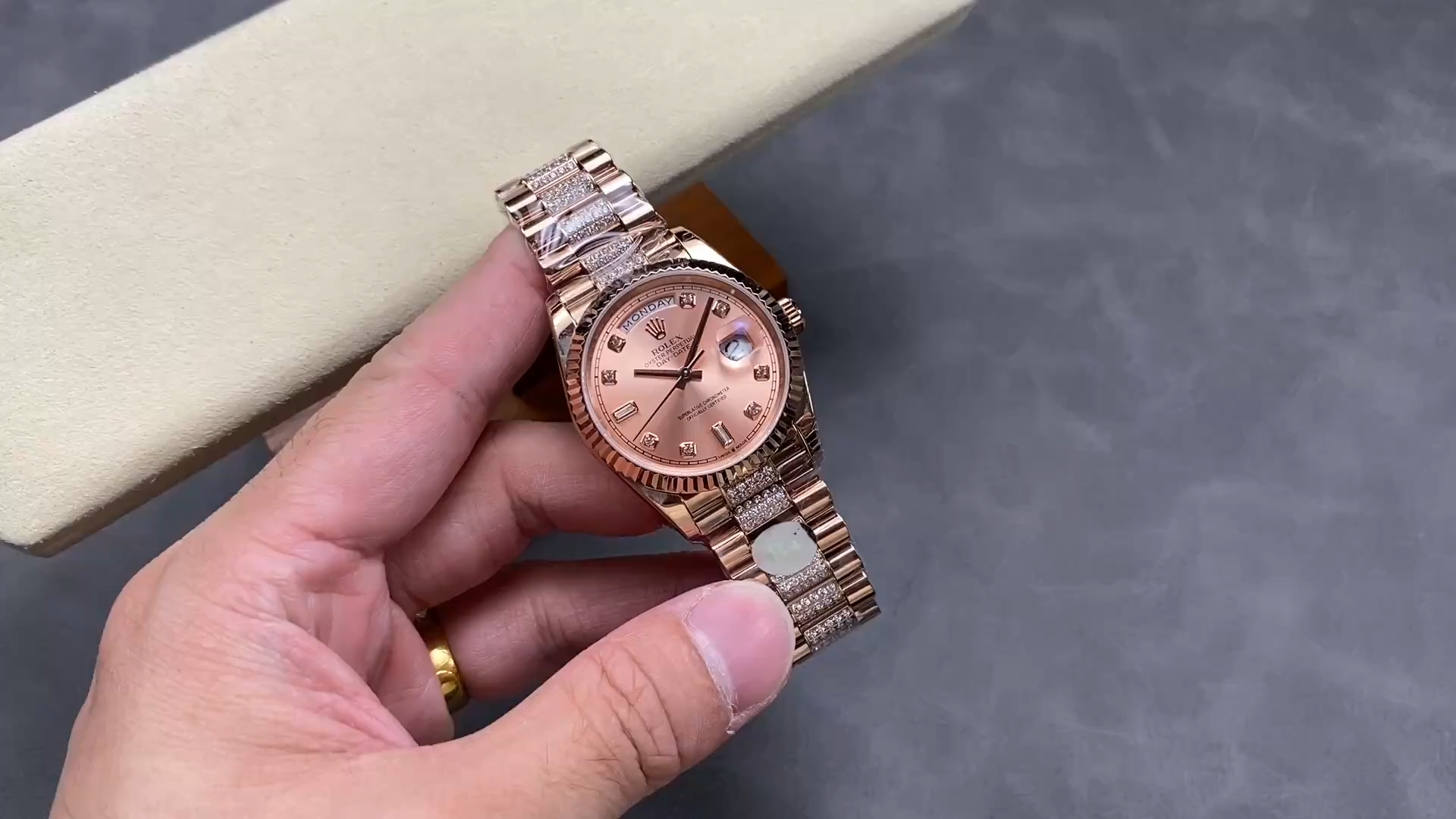 Rolex 128235 0019 Replica Day-Date 36 Fluted Diamond-Set Pink Dial