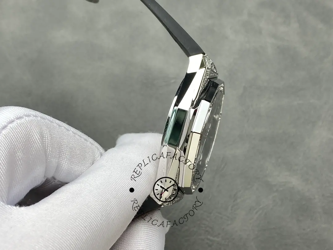 Side profile of Hublot Classic Fusion 550.NS.1800.RX.1604.ORL19 highlighting polished case facets and bezel edge.