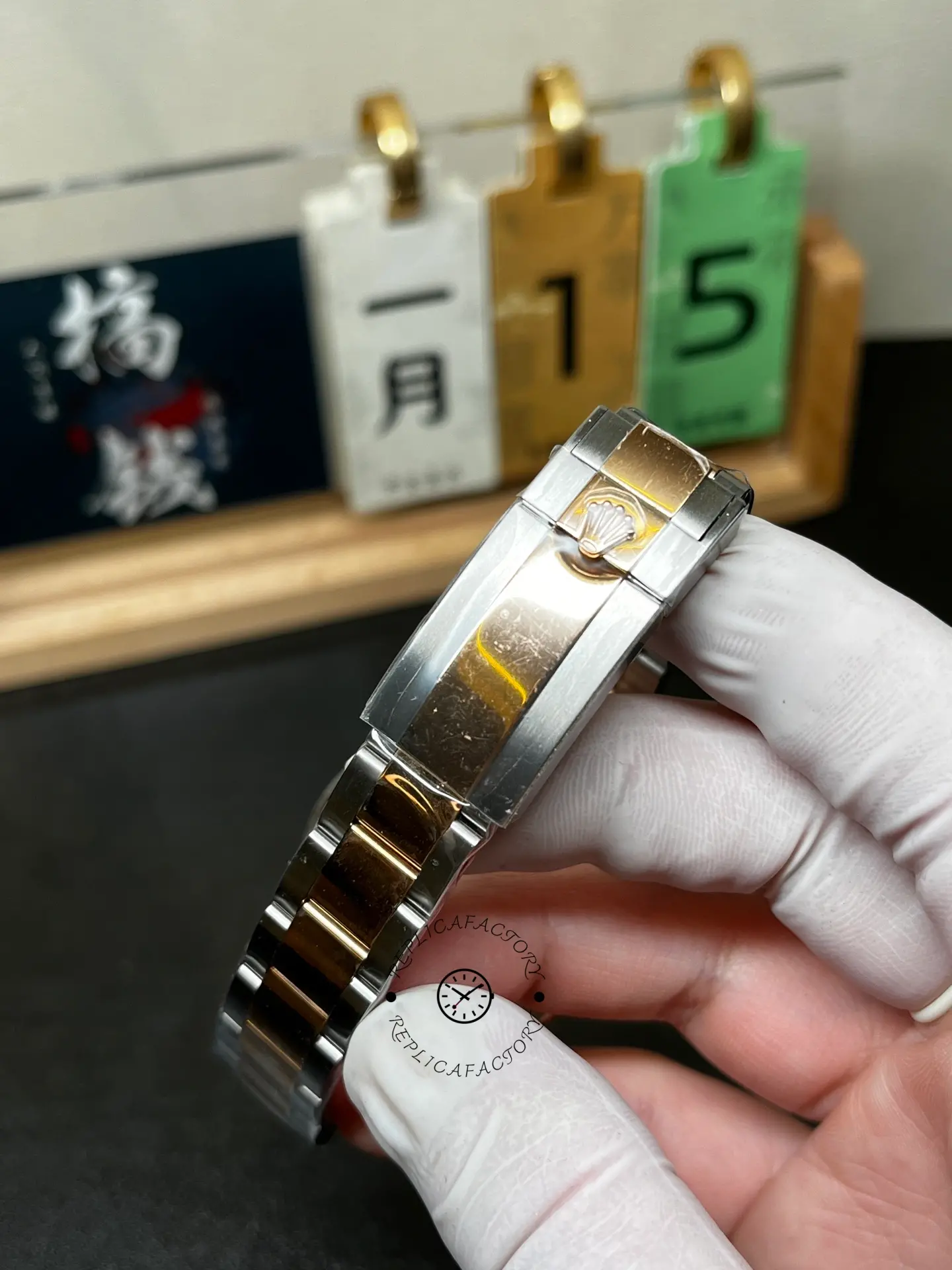 Replica Rolex Yacht-Master 37 Two-Tone 268621-0004 Black Dial