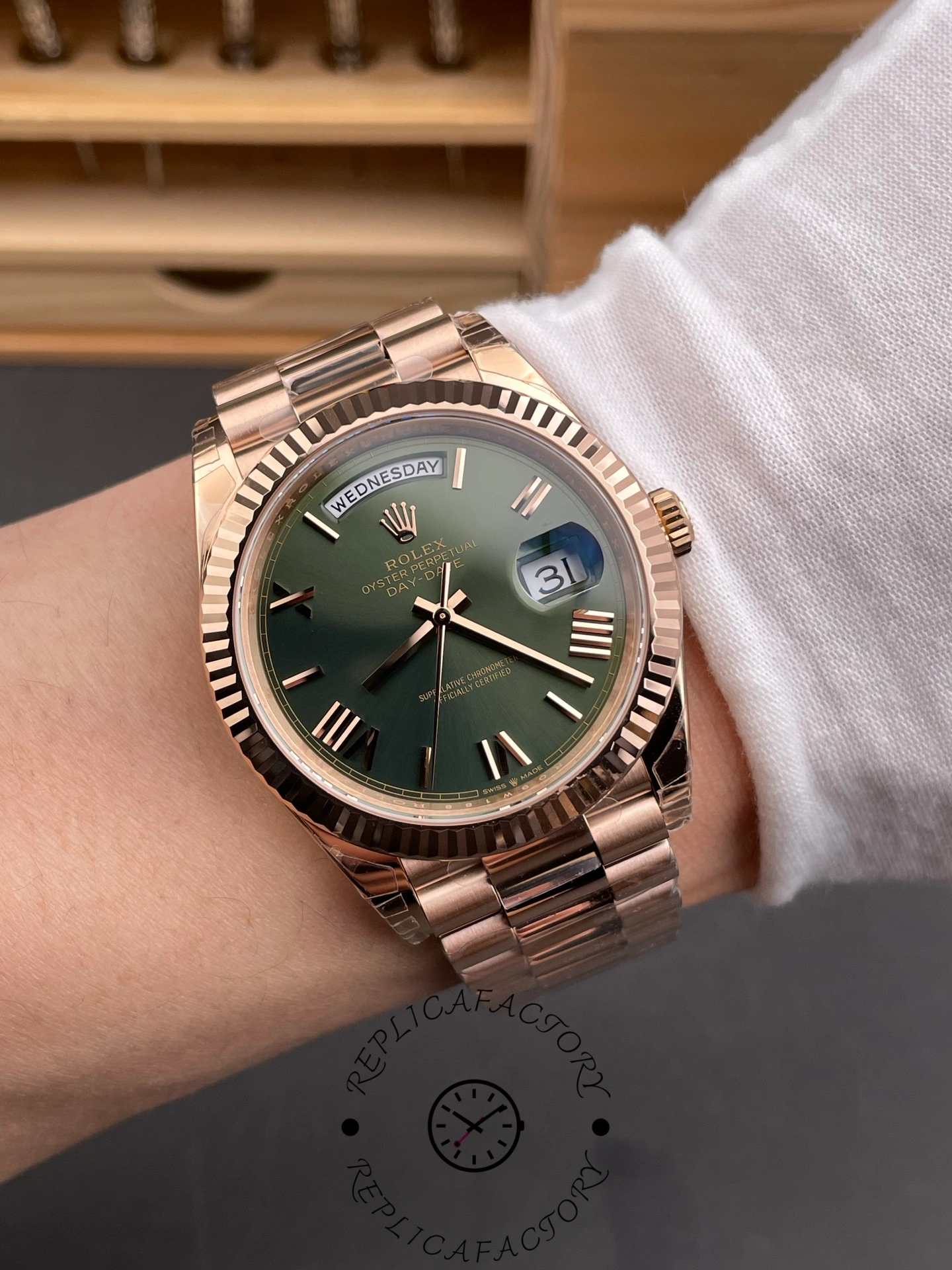 Rolex Day Date 40 18k Everose Gold Olive Green Dial m228235 0025 40mm